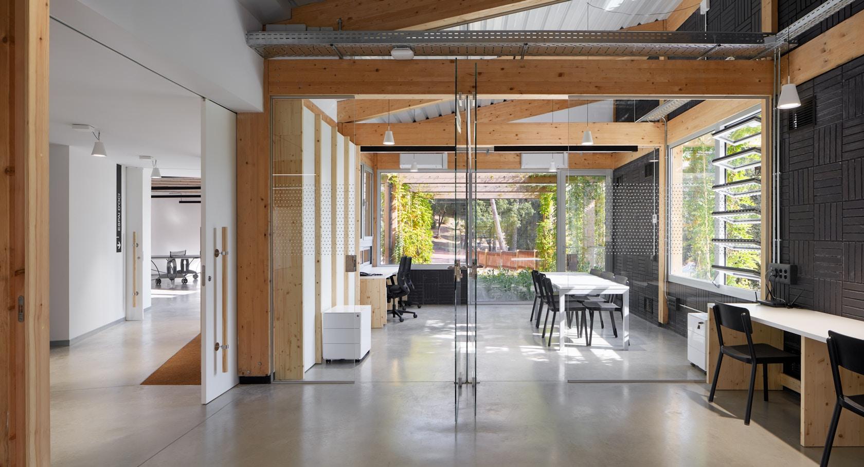 CAN BADELL YOUTH CENTER - image 5
