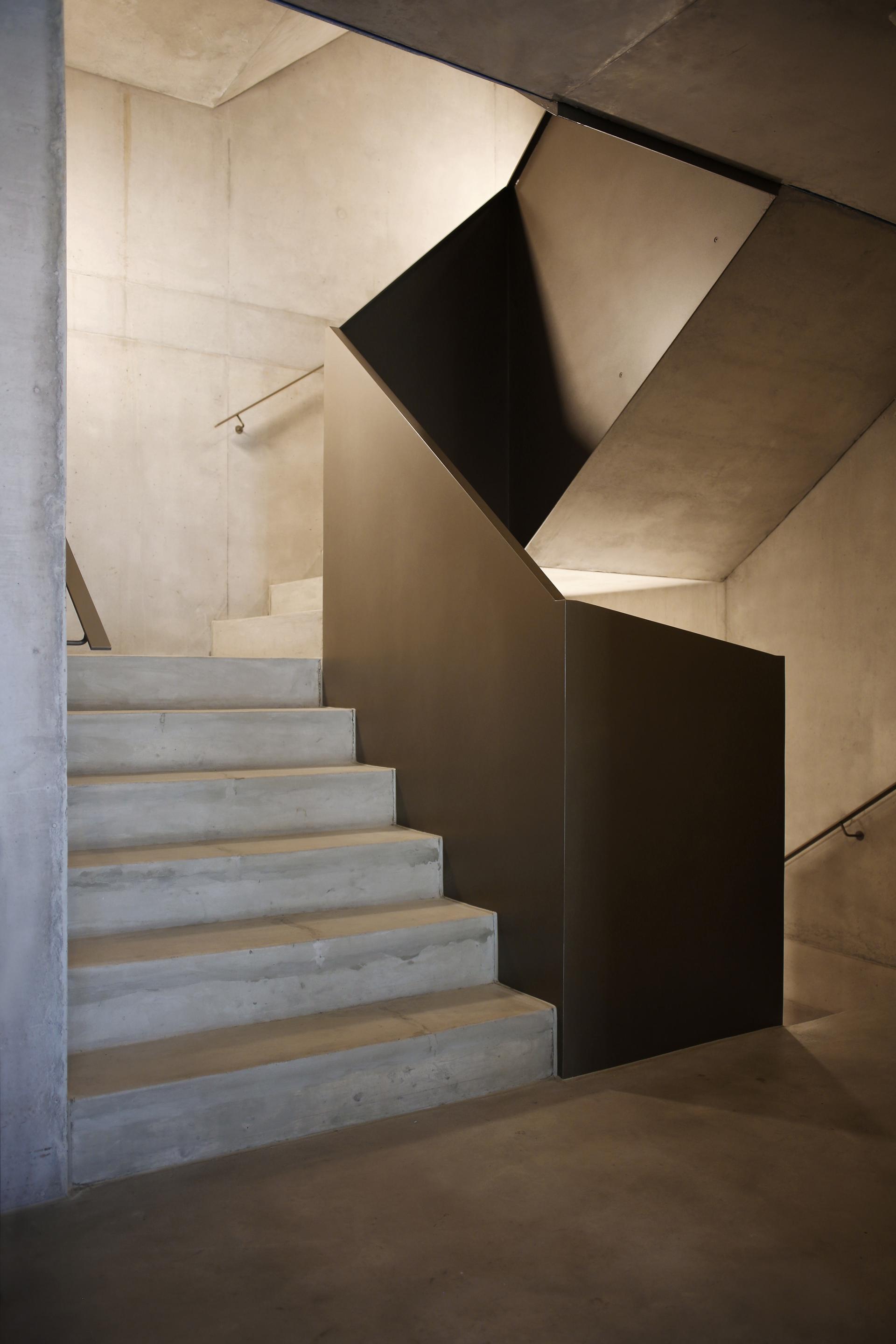Leimenstrasse Apartment Building - image 6