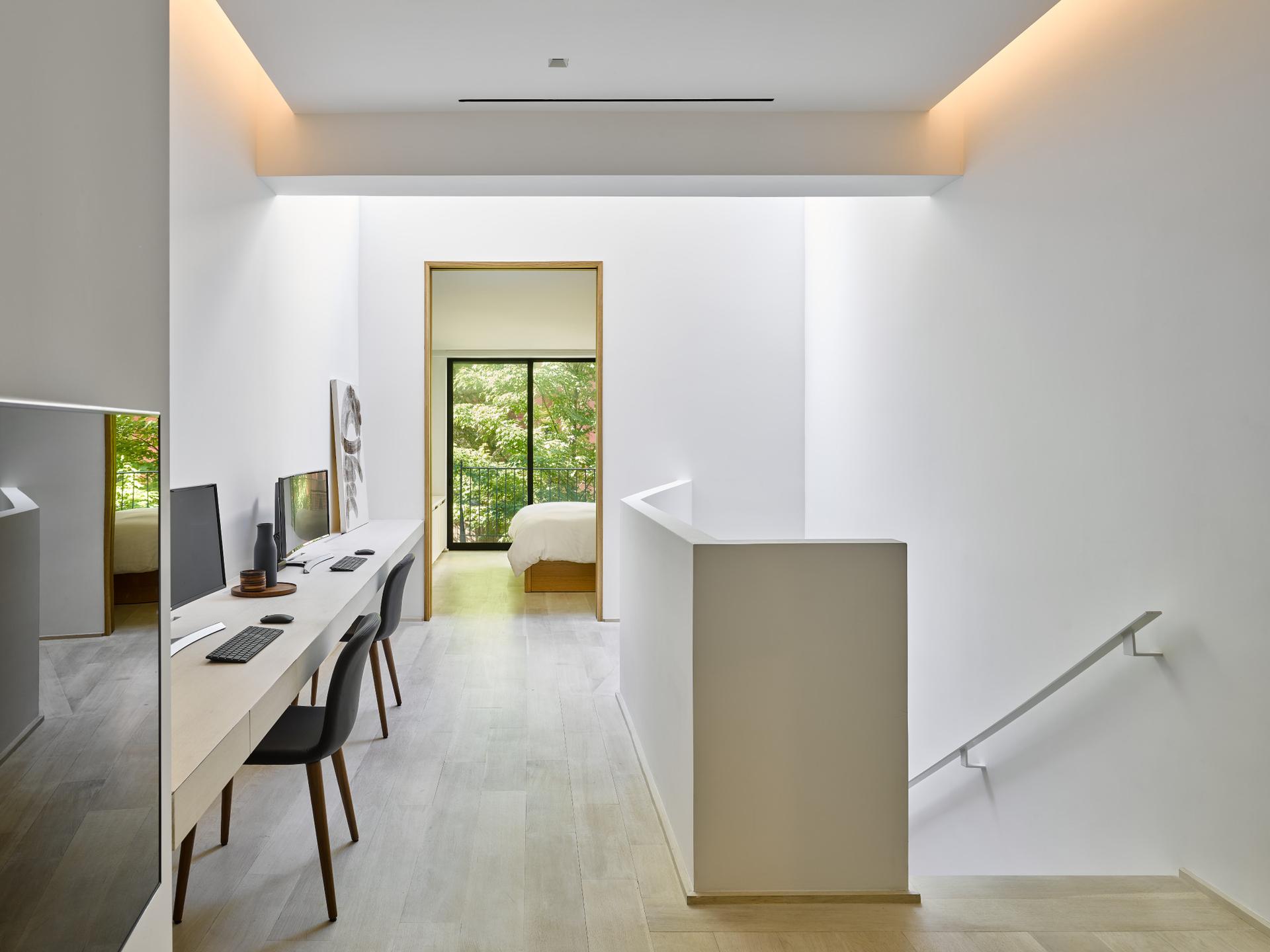 Urban Townhouse - image 7