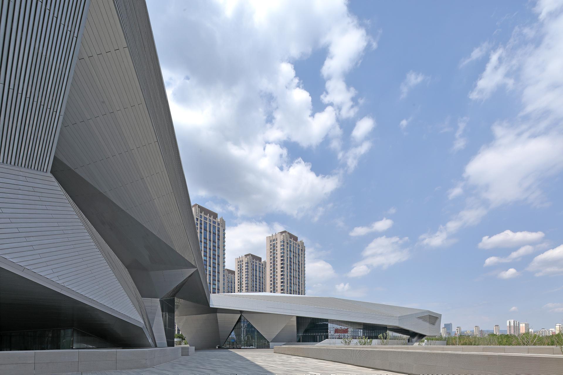 Taiyuan Binhe Sports Center Renovation