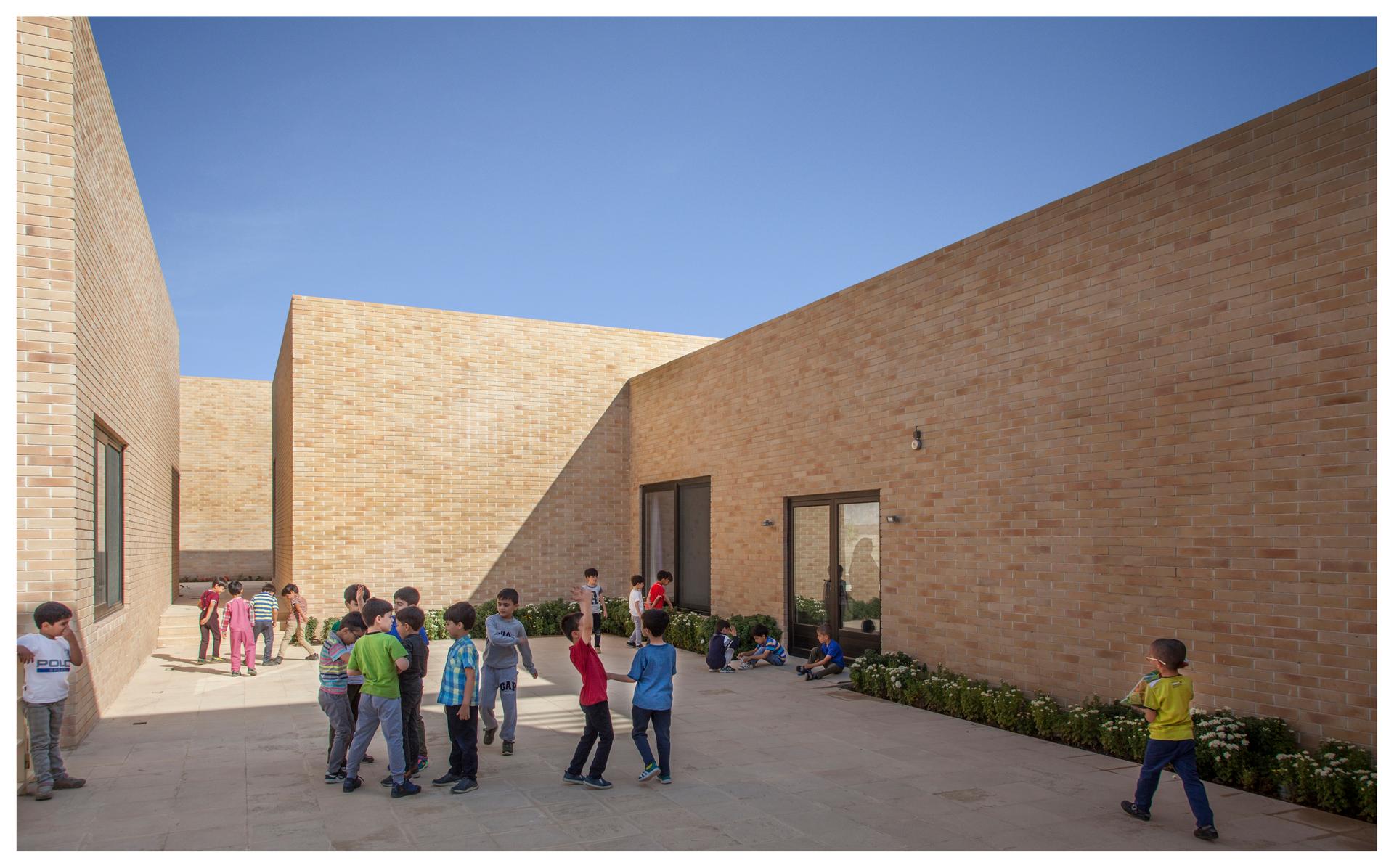 The noor e mobin primary school - image 6