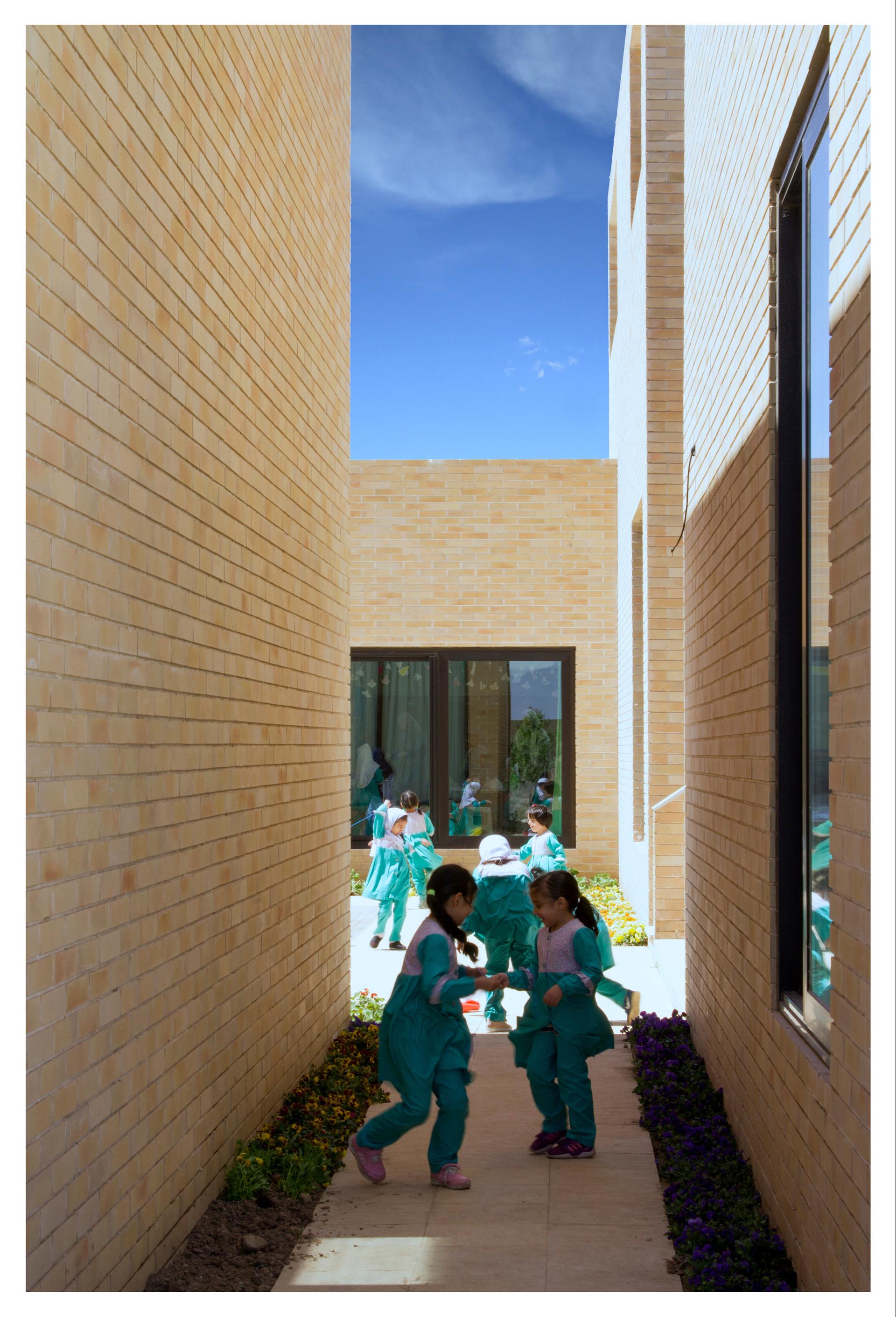 The noor e mobin primary school - image 7