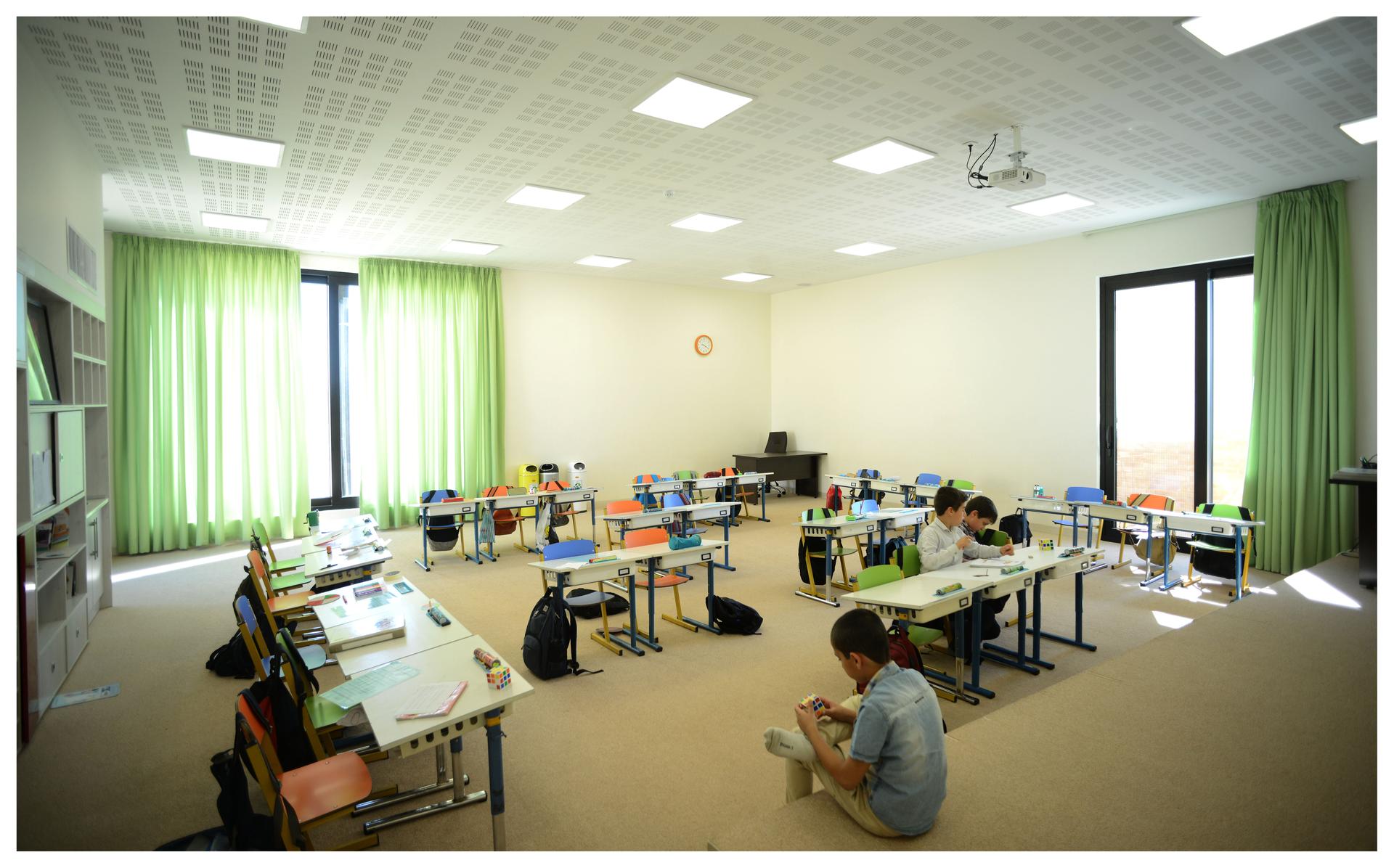 The noor e mobin primary school - image 9