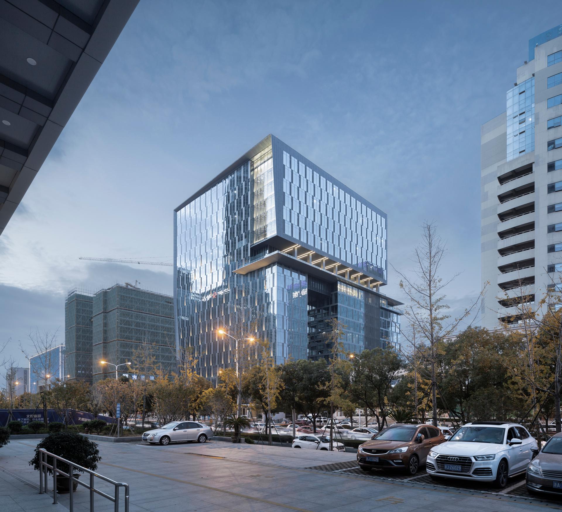 Taizhou Z Center - image 14