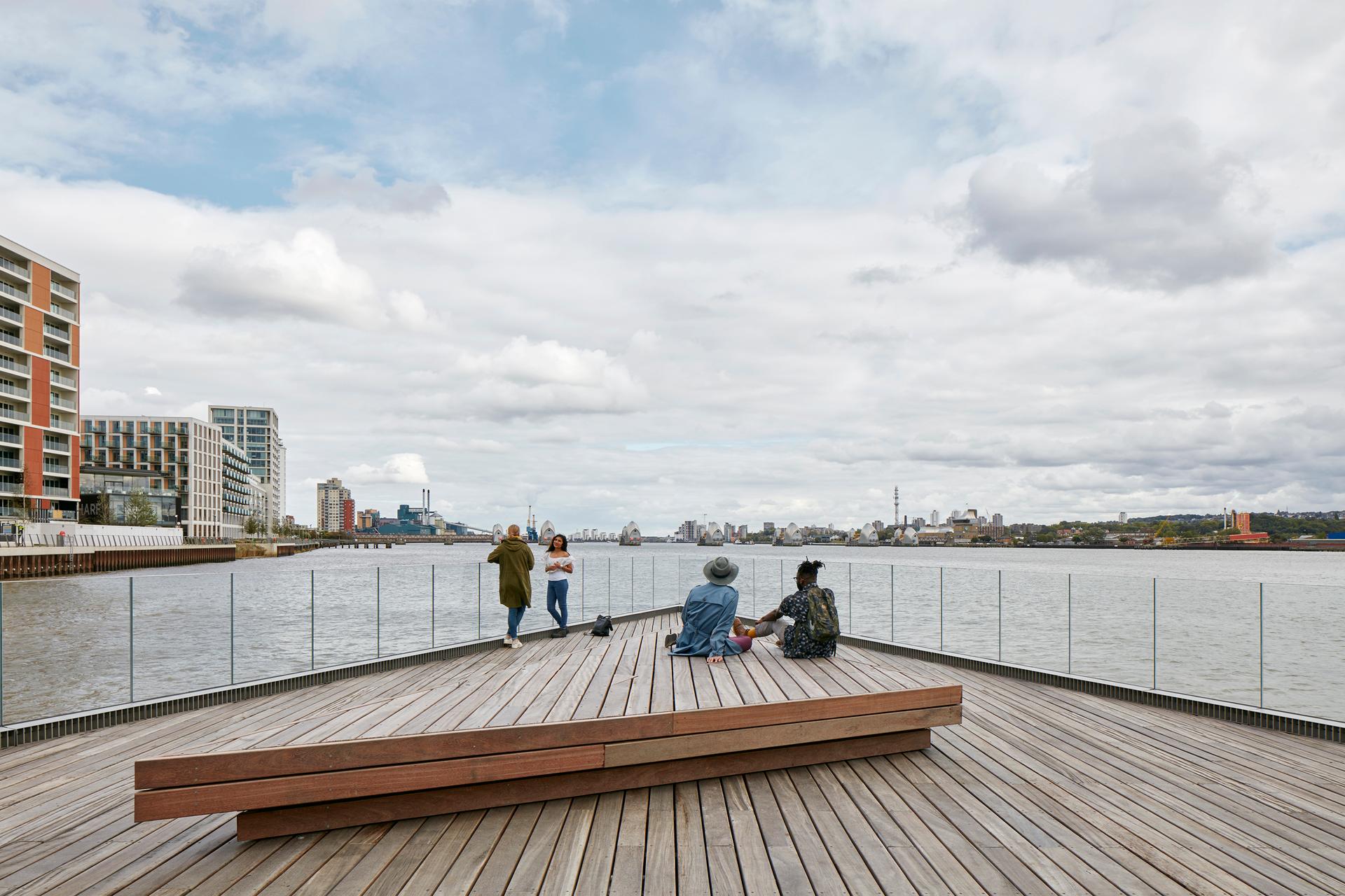 Royal Wharf Pier - image 4