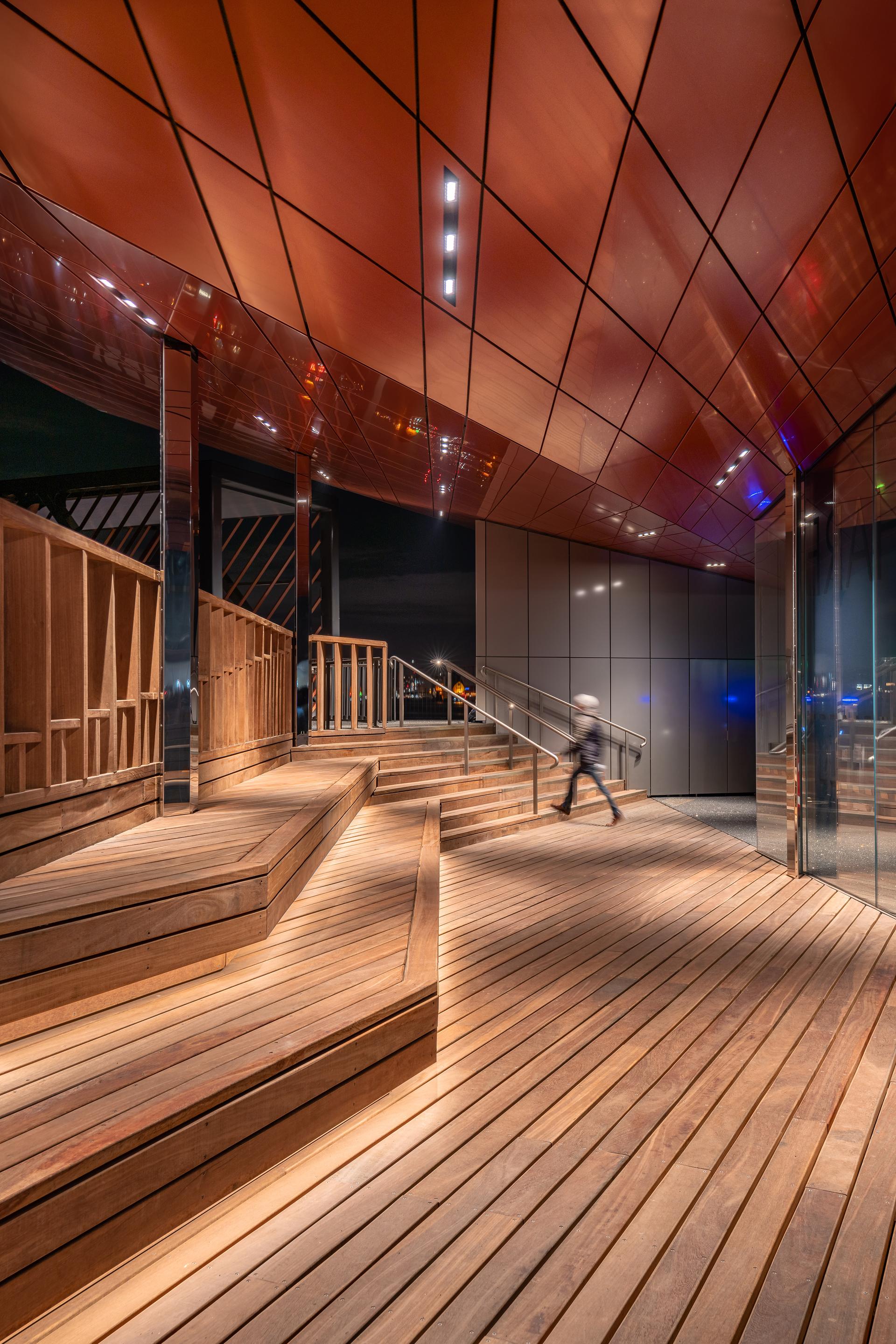 Royal Wharf Pier - image 14