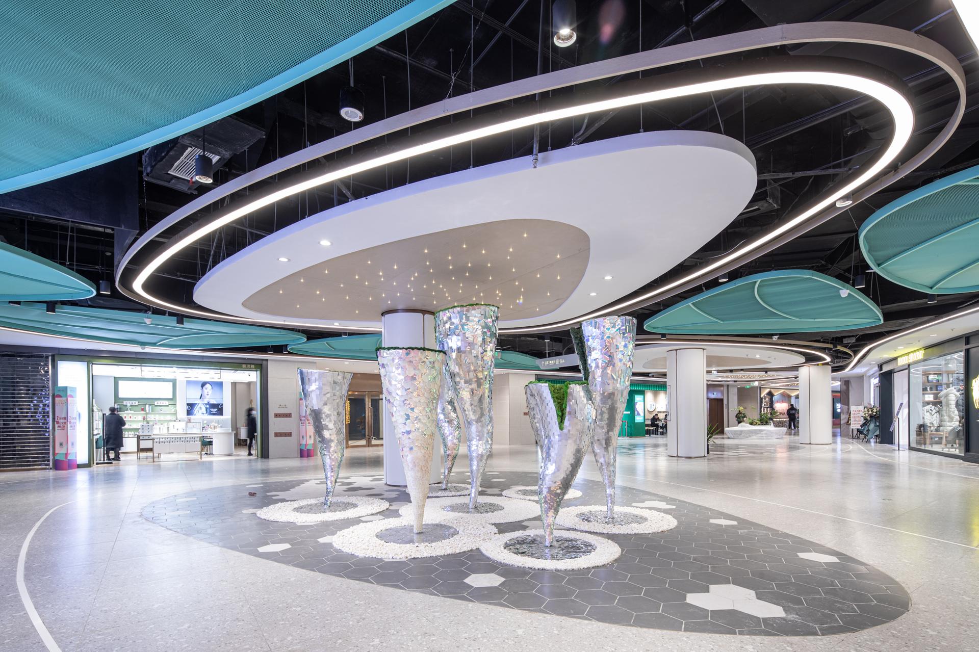The Oval Shopping Center - image 5