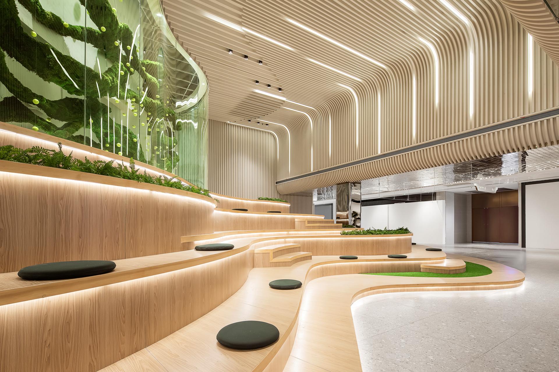 The Oval Shopping Center - image 7