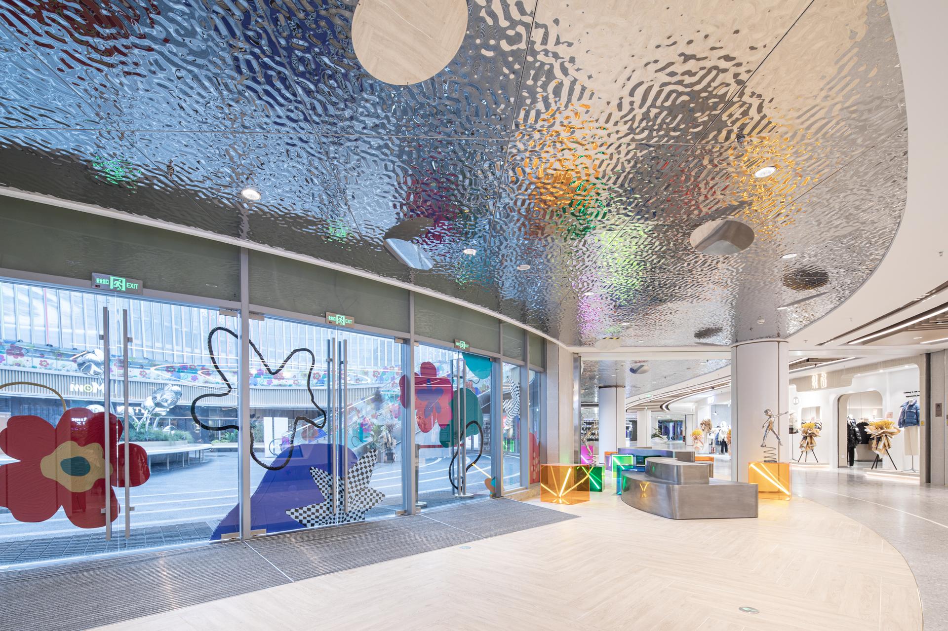 The Oval Shopping Center - image 10