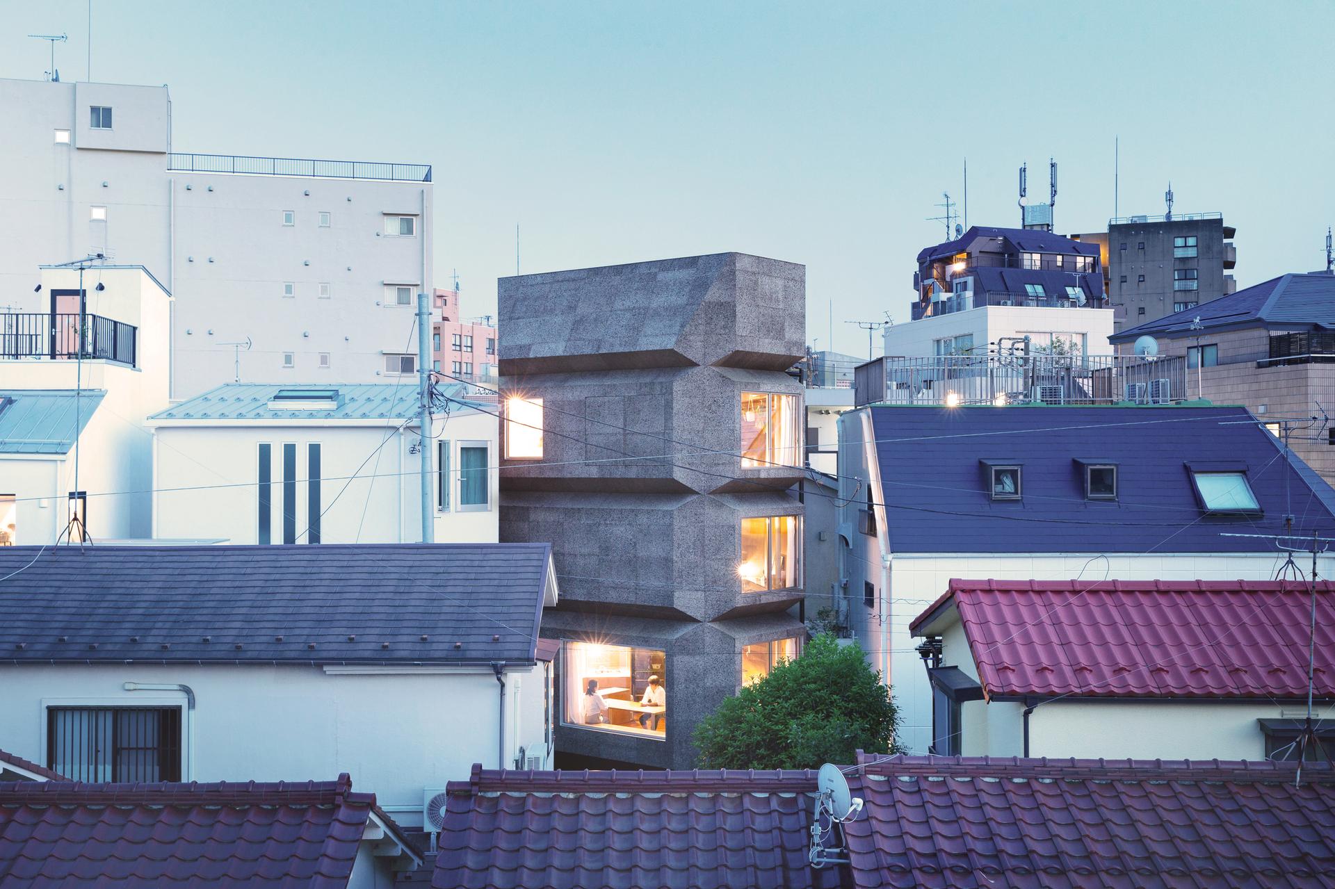 BAY WINDOW TOWER HOUSE
