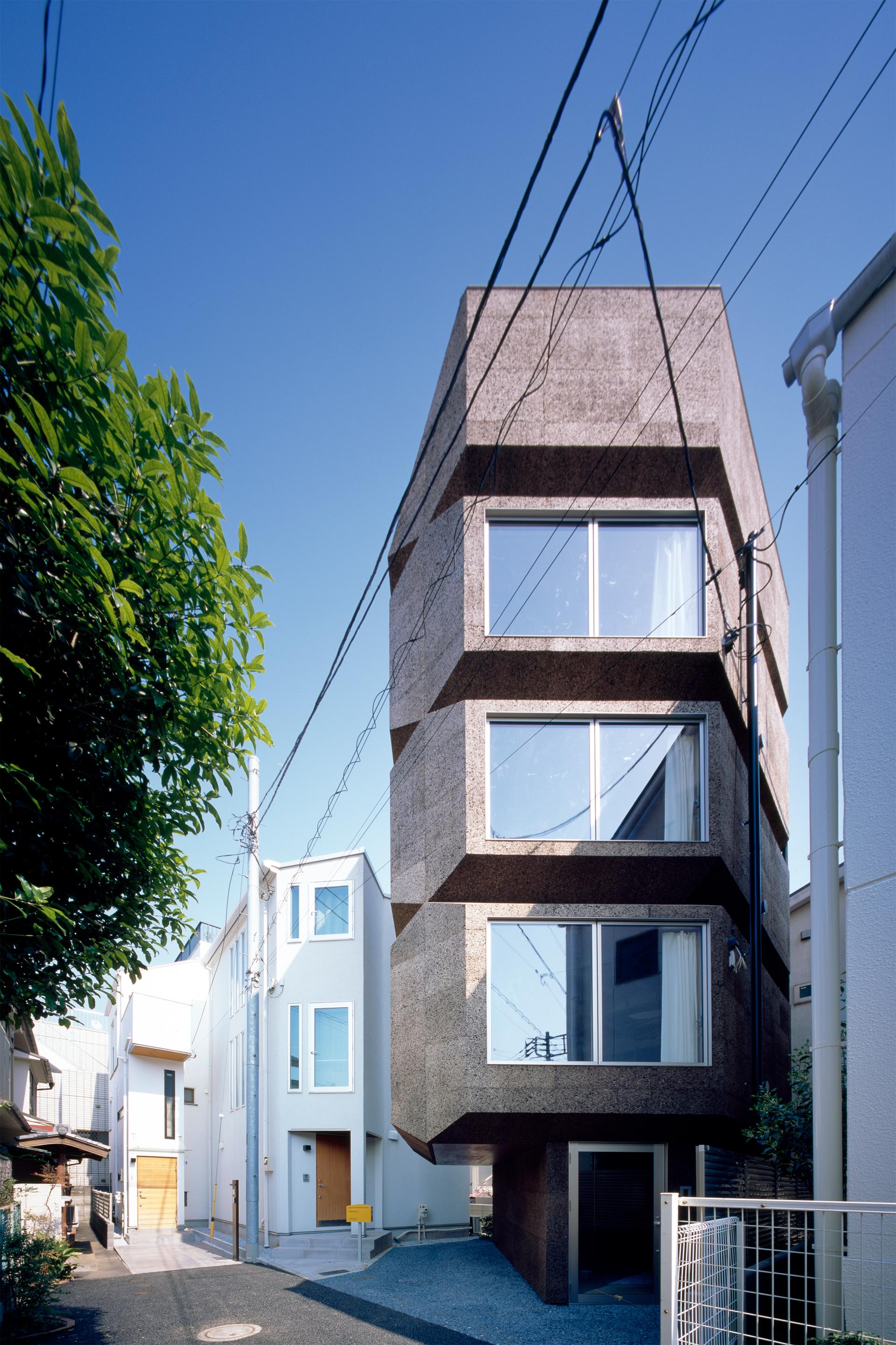 BAY WINDOW TOWER HOUSE - image 3