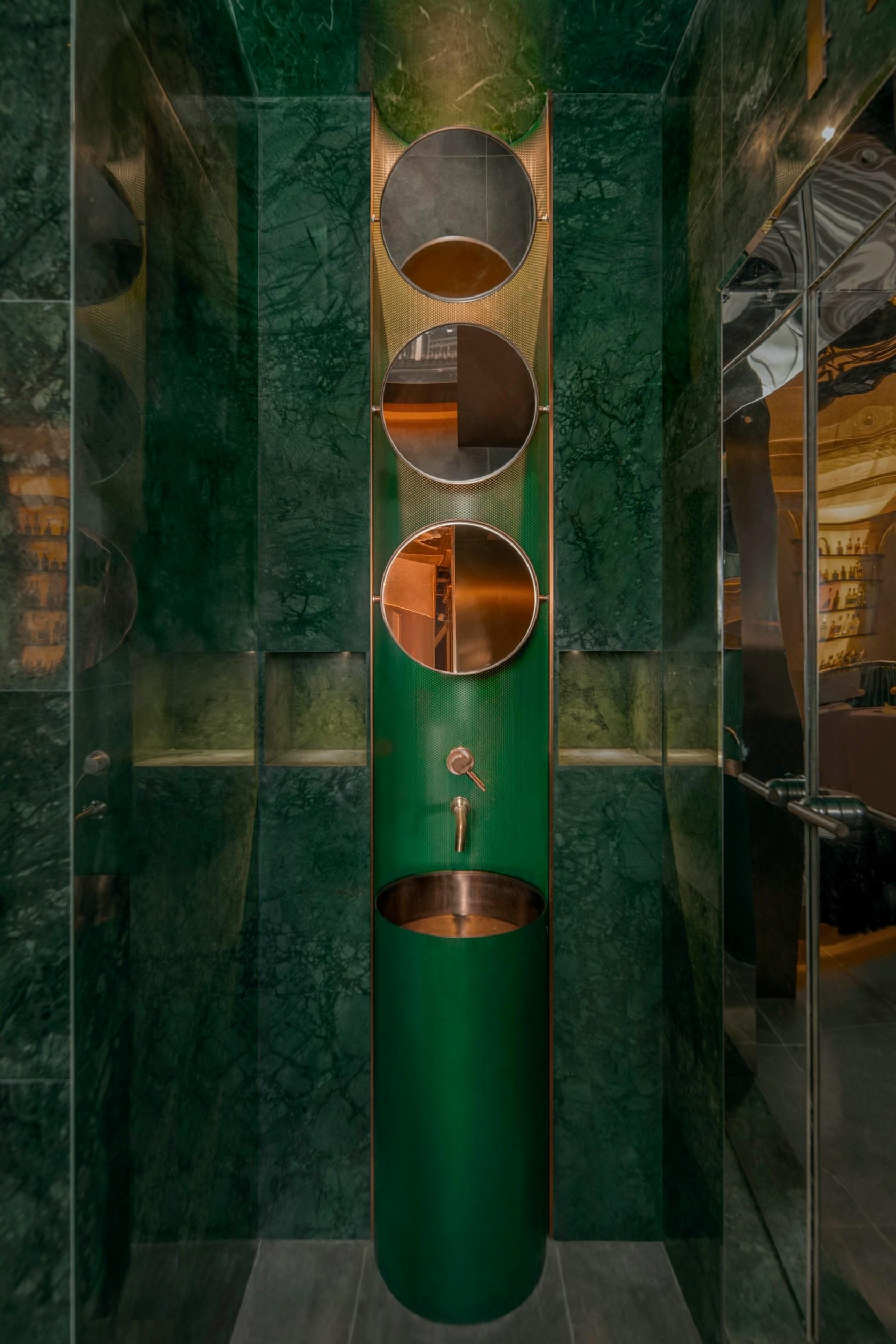 EATA · LIVE Restaurant Bar & Live House - image 14