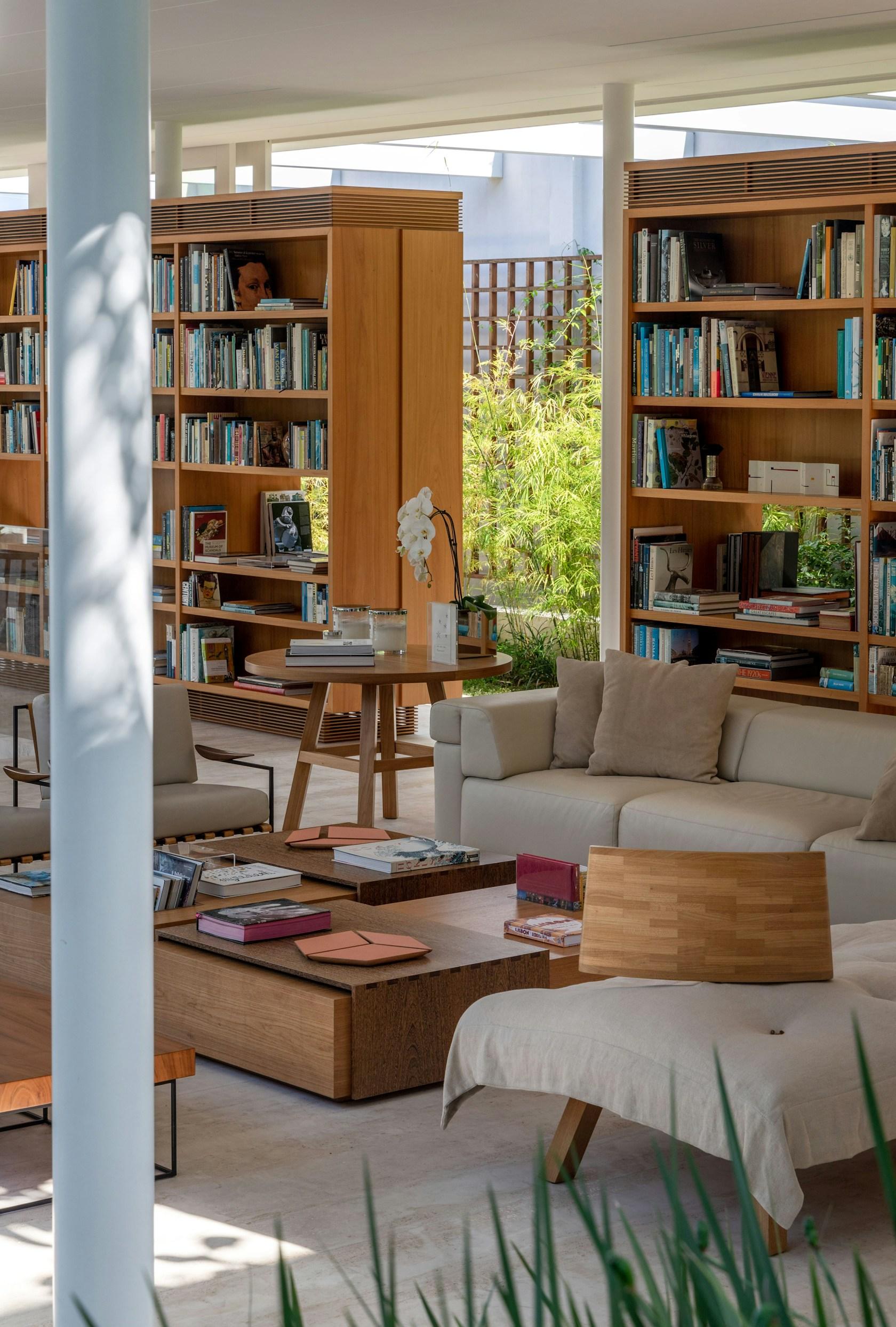 Book House Annex - image 9