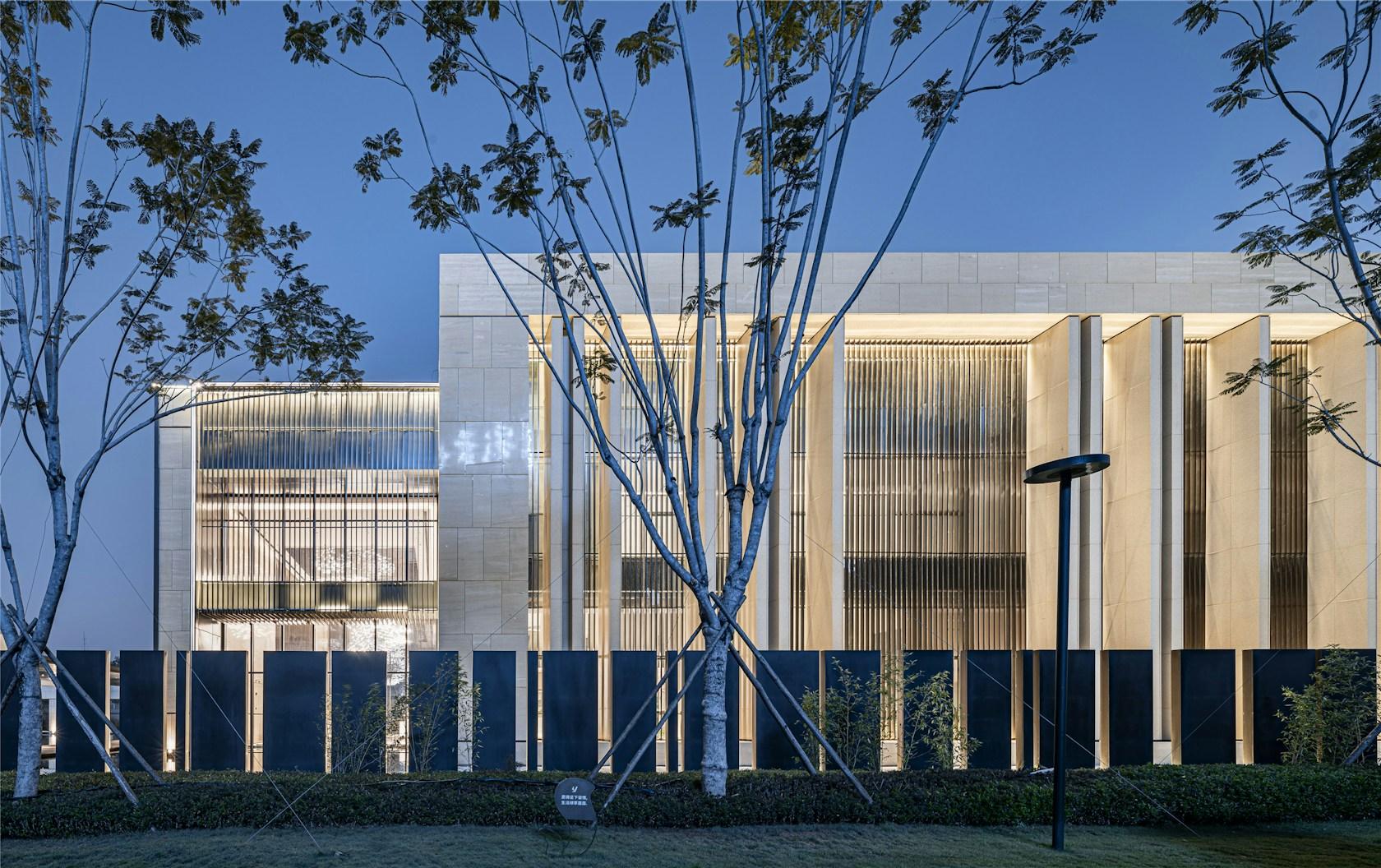 Snail Bay Center - image 4