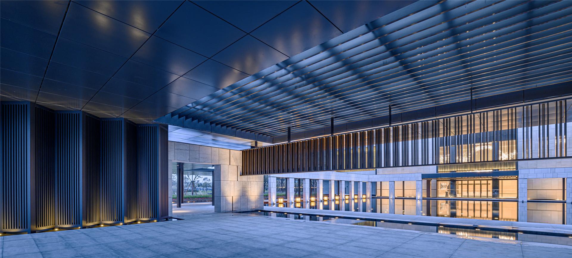 Snail Bay Center - image 10