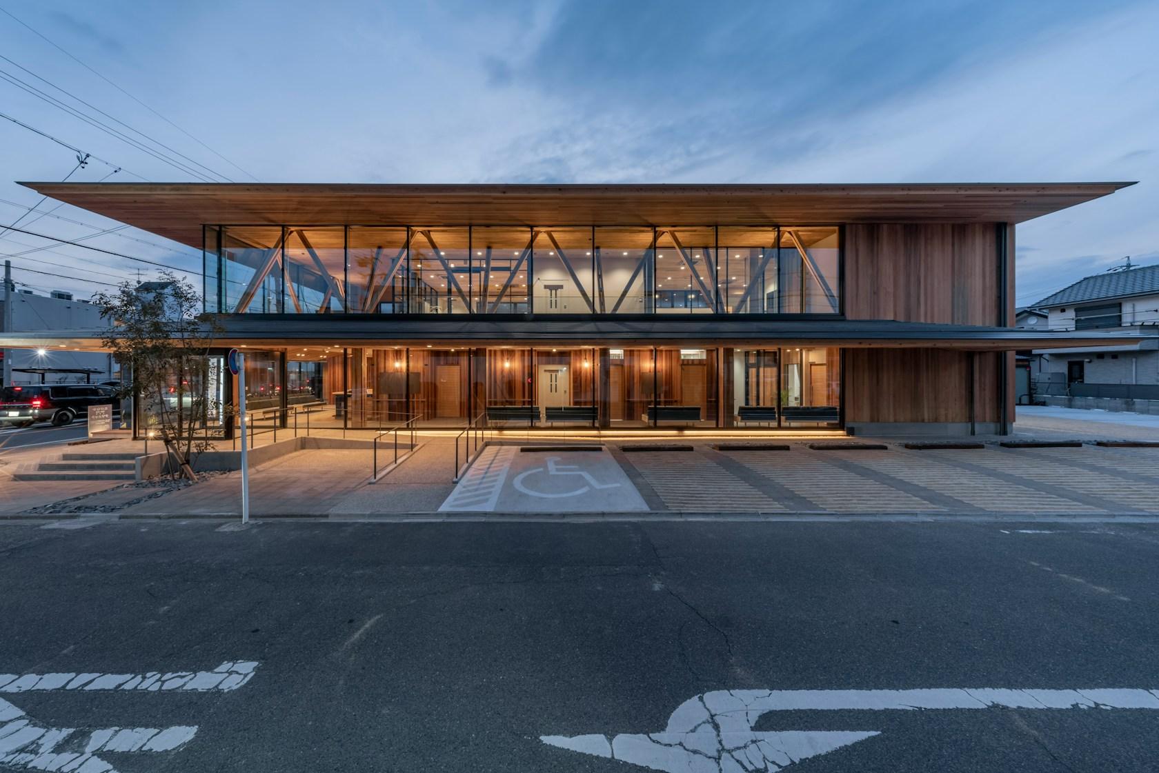 TAKENAKA Clinic −Warm Transparency−