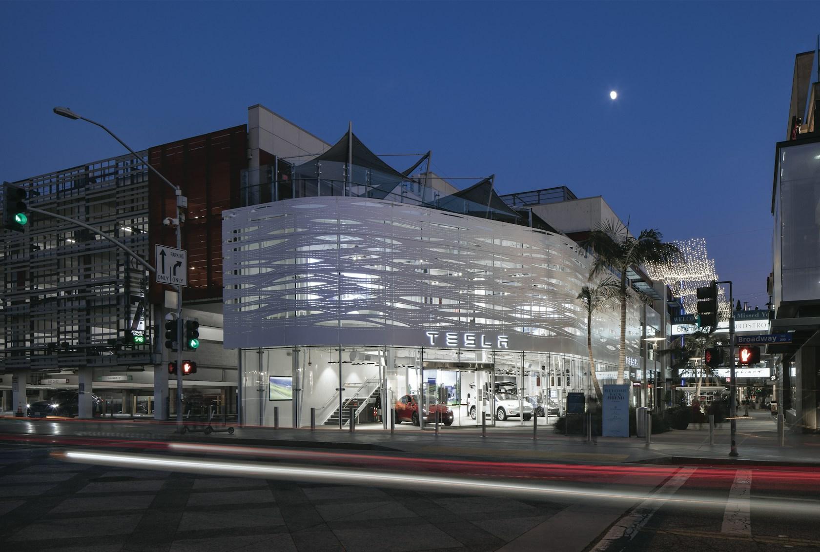 Tesla Santa Monica Showroom Façade - image 2