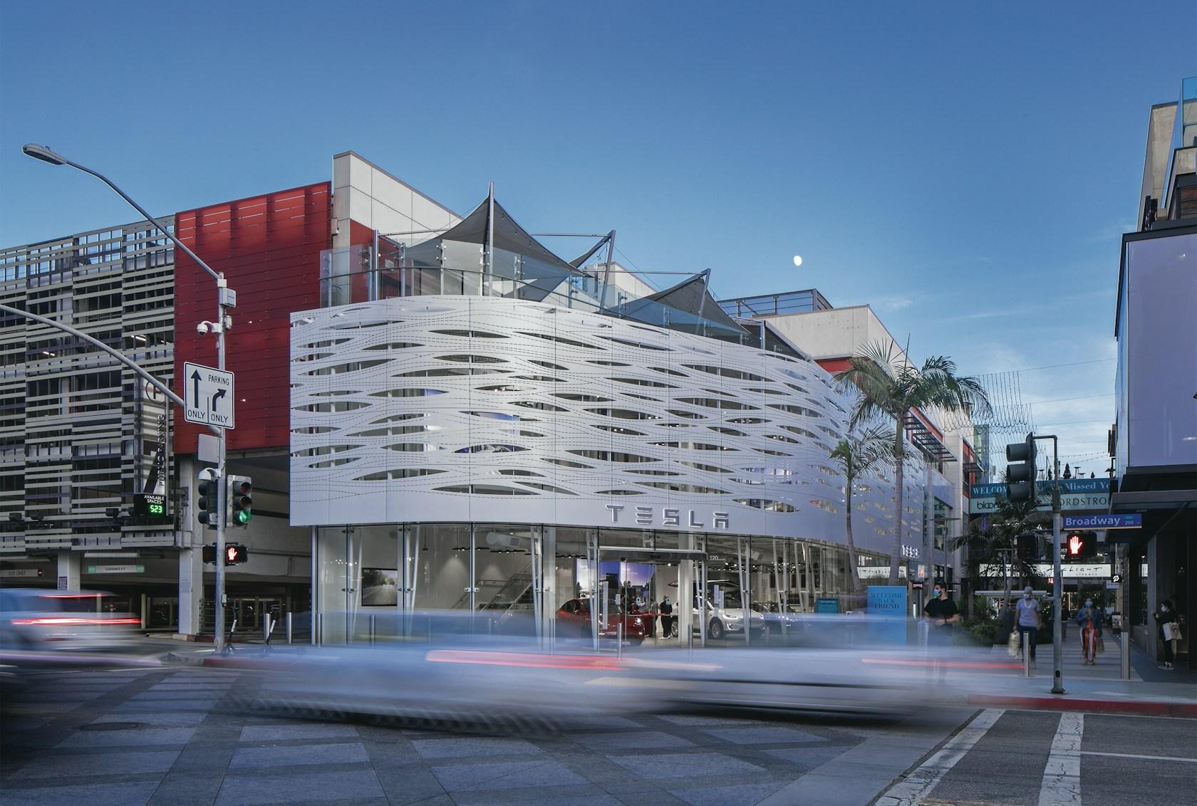 Tesla Santa Monica Showroom Façade - image 6