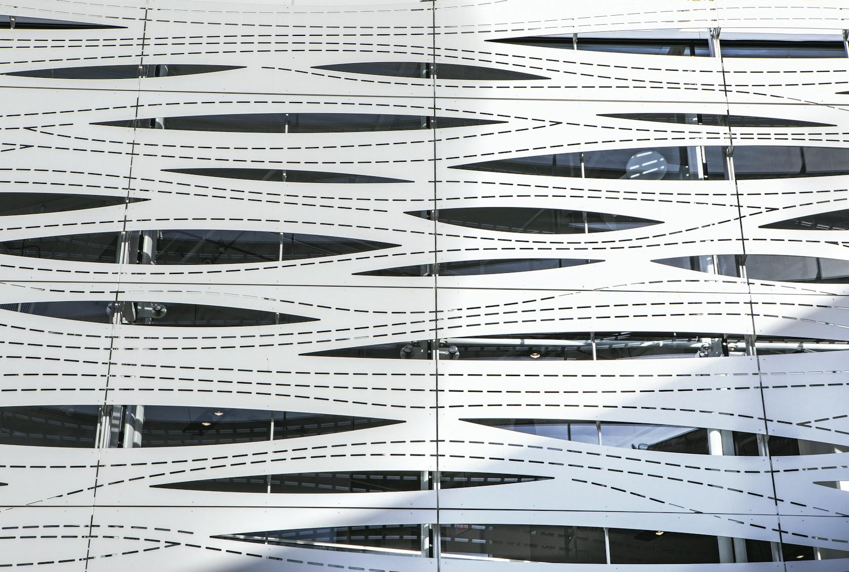 Tesla Santa Monica Showroom Façade - image 7