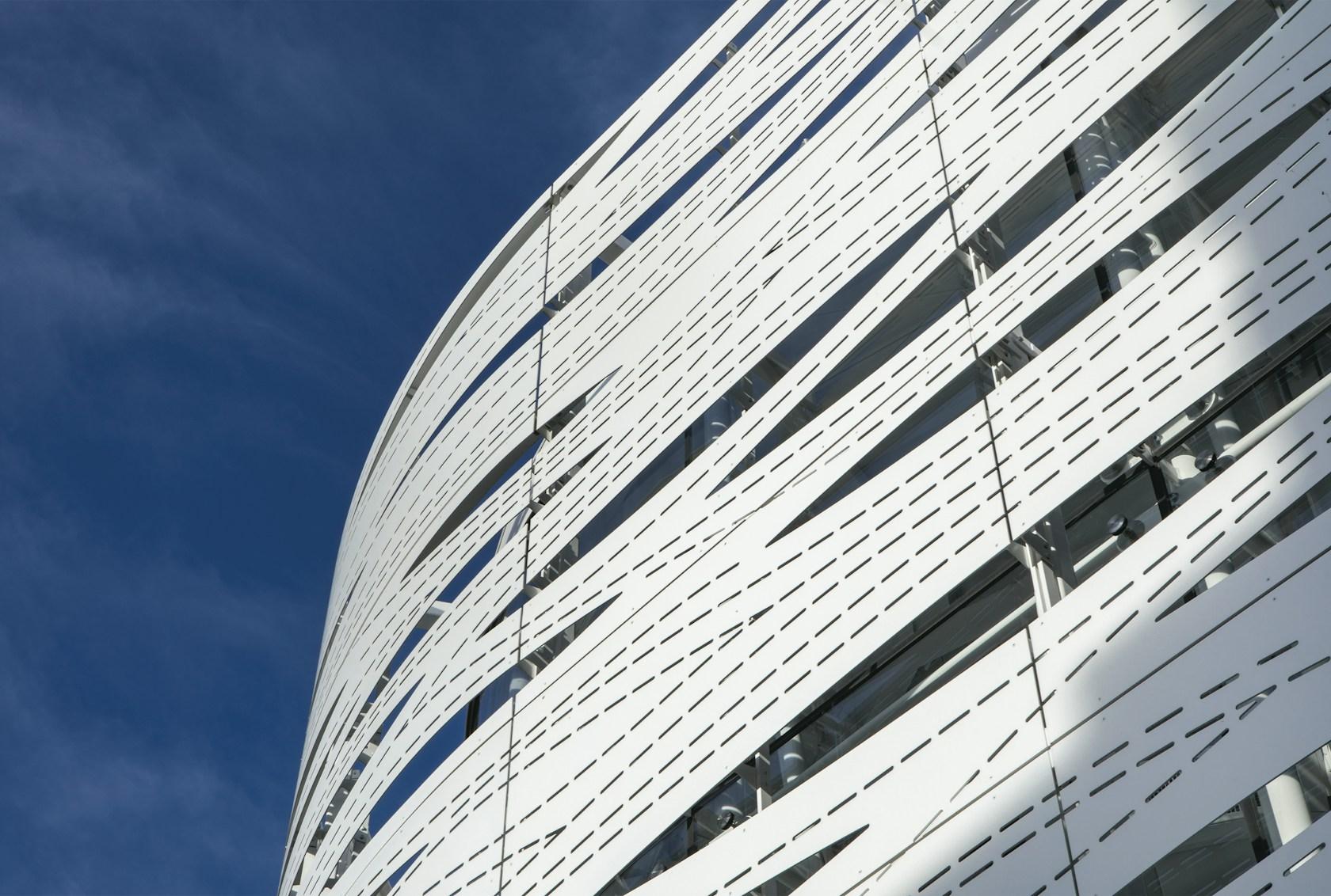 Tesla Santa Monica Showroom Façade - image 11