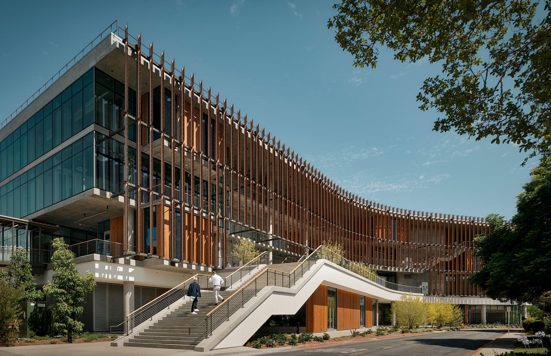 The City of Hope Medical and Administrative Leadership Pavilion