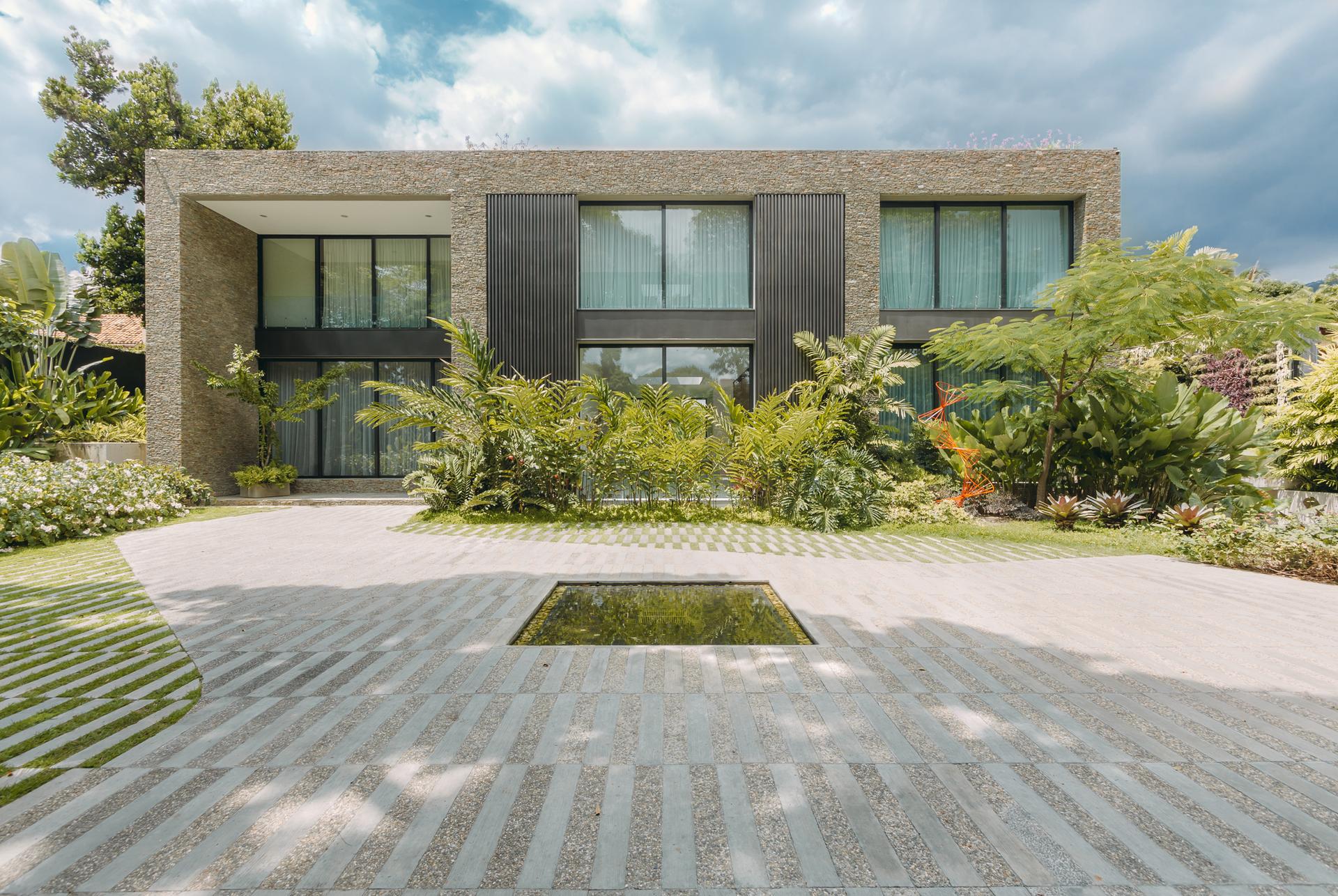 Bridge House - image 32
