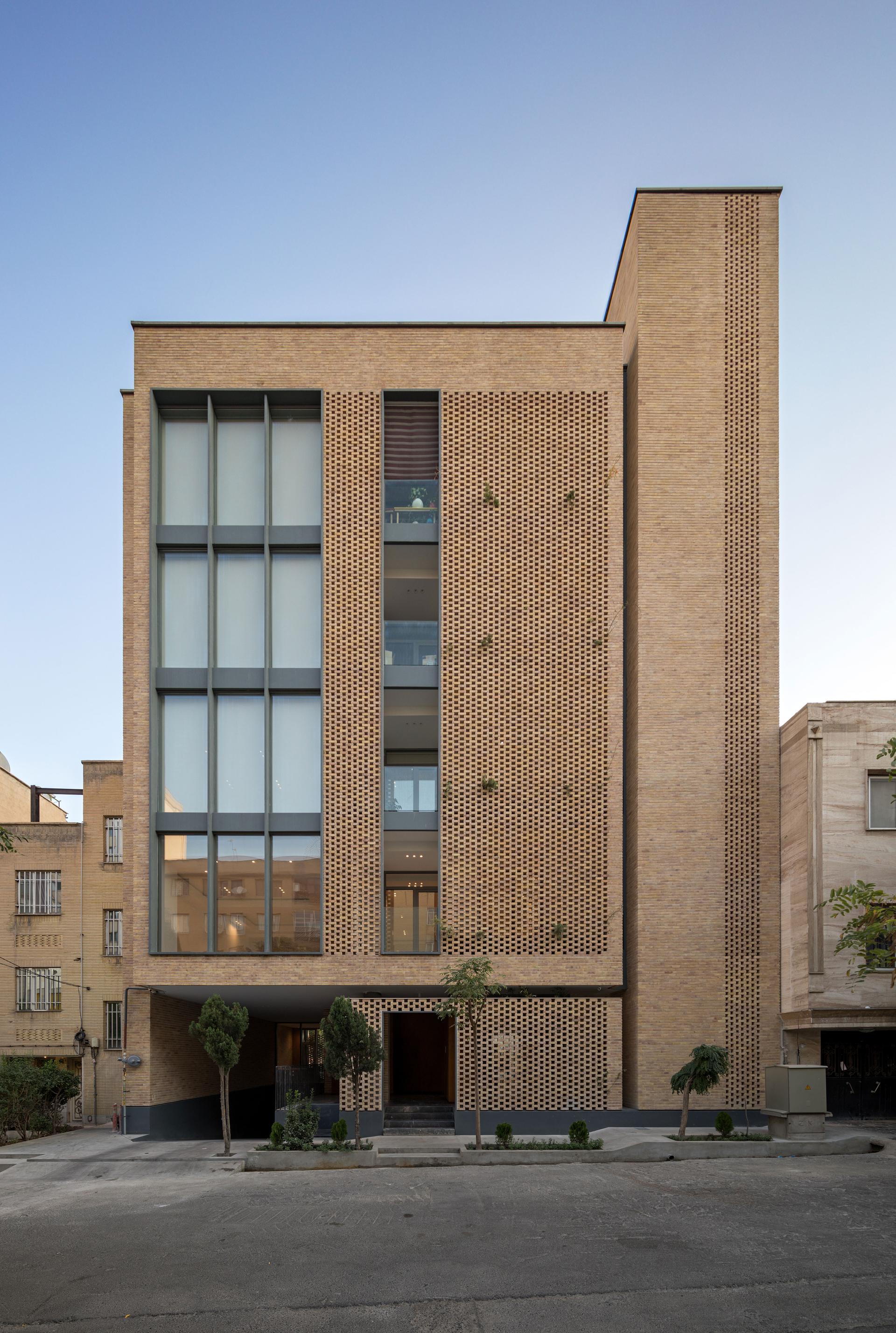 Peyvand Residential Building