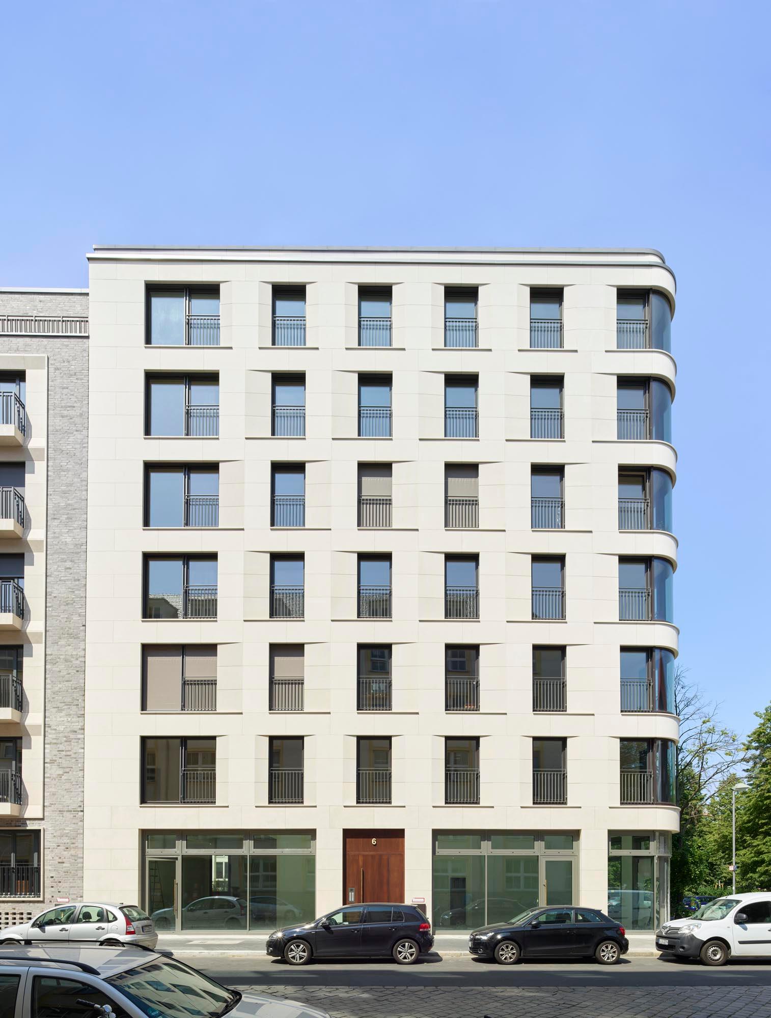 EMBASSY - Living alongside Koellnischer Park, Berlin - image 3