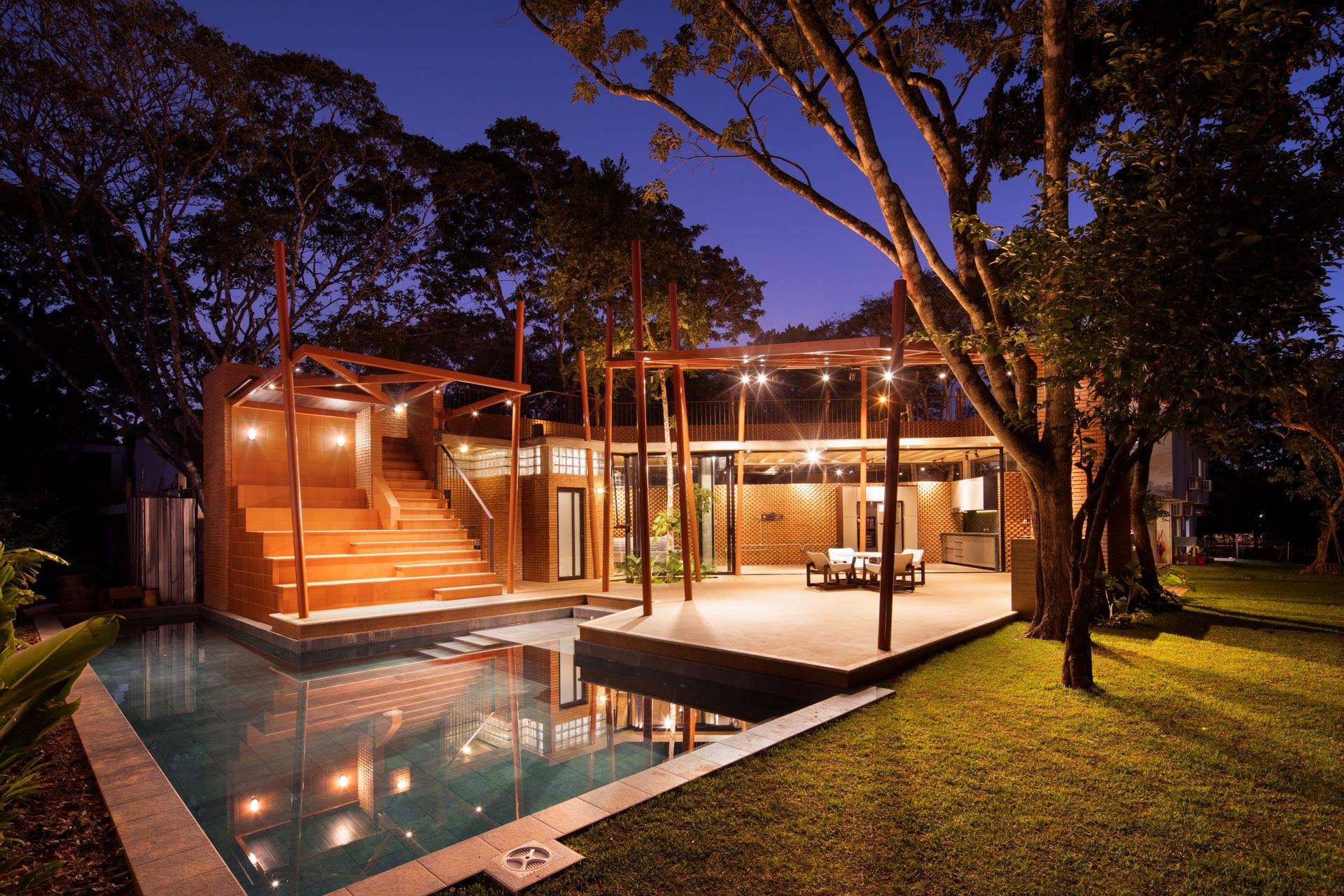 Barrenechea House Extension - image 3