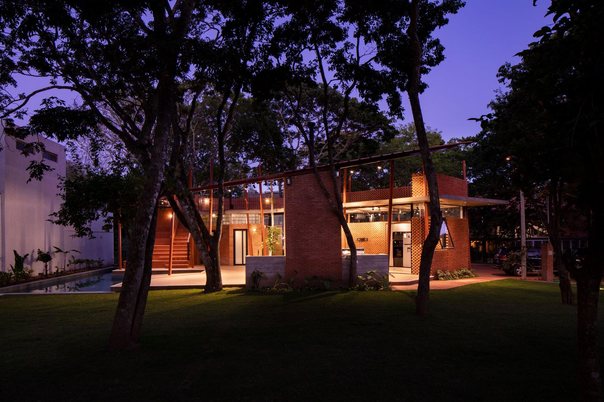 Barrenechea House Extension - image 10