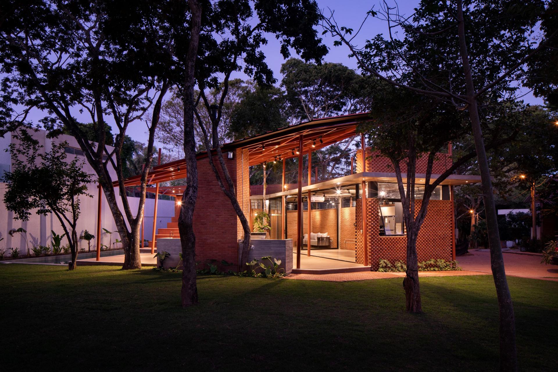 Barrenechea House Extension - image 2