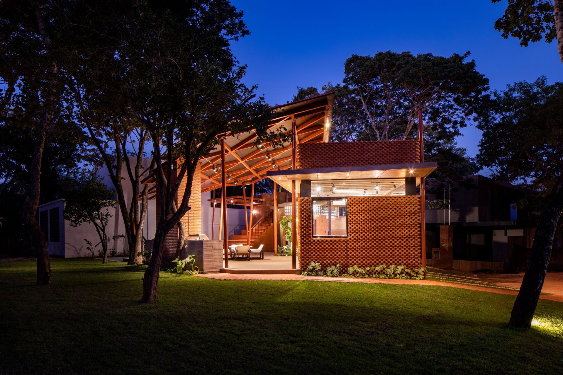 Barrenechea House Extension - image 11