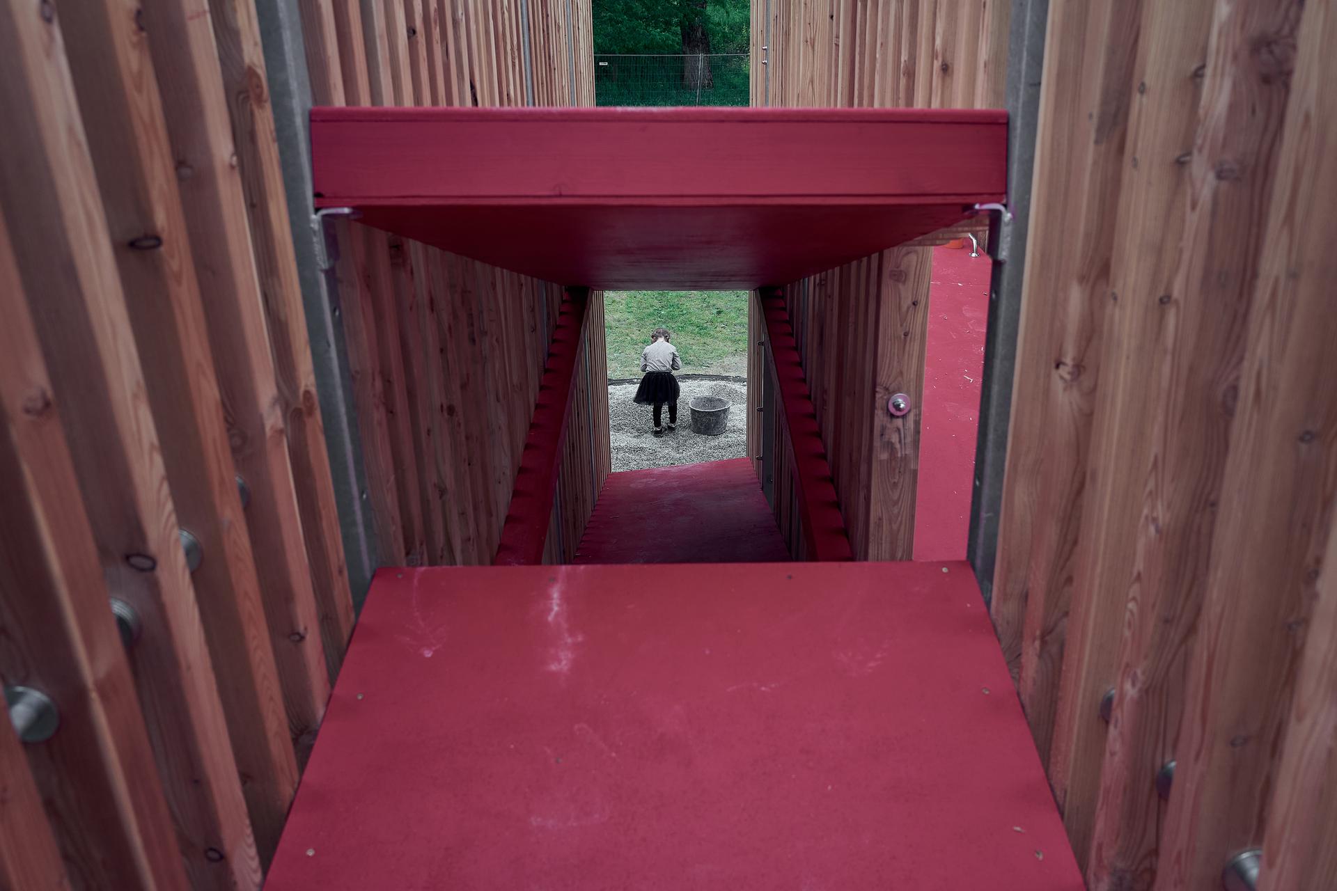 Installation OFF FENCE at the Biennale Architettura 2021 - image 6