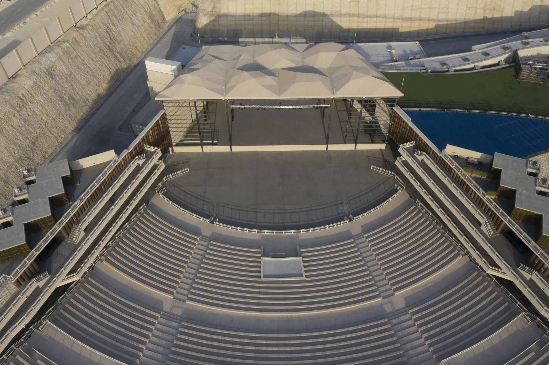 Al Dana Amphitheatre - image 4