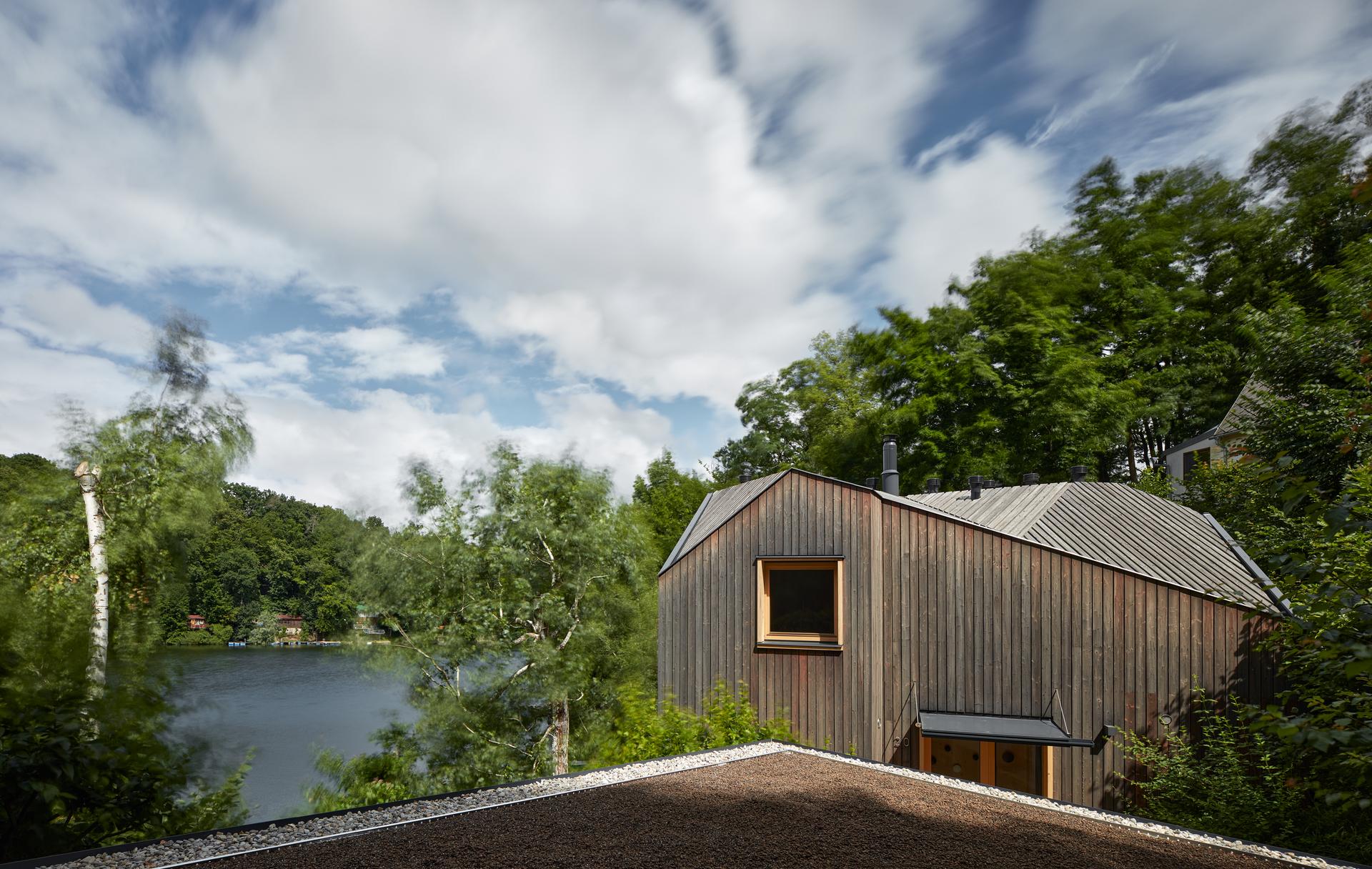 Cottage Inspired by a Ship Cabin - image 3
