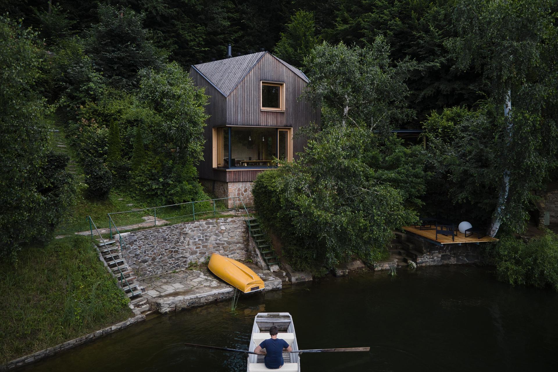 Cottage Inspired by a Ship Cabin - image 10