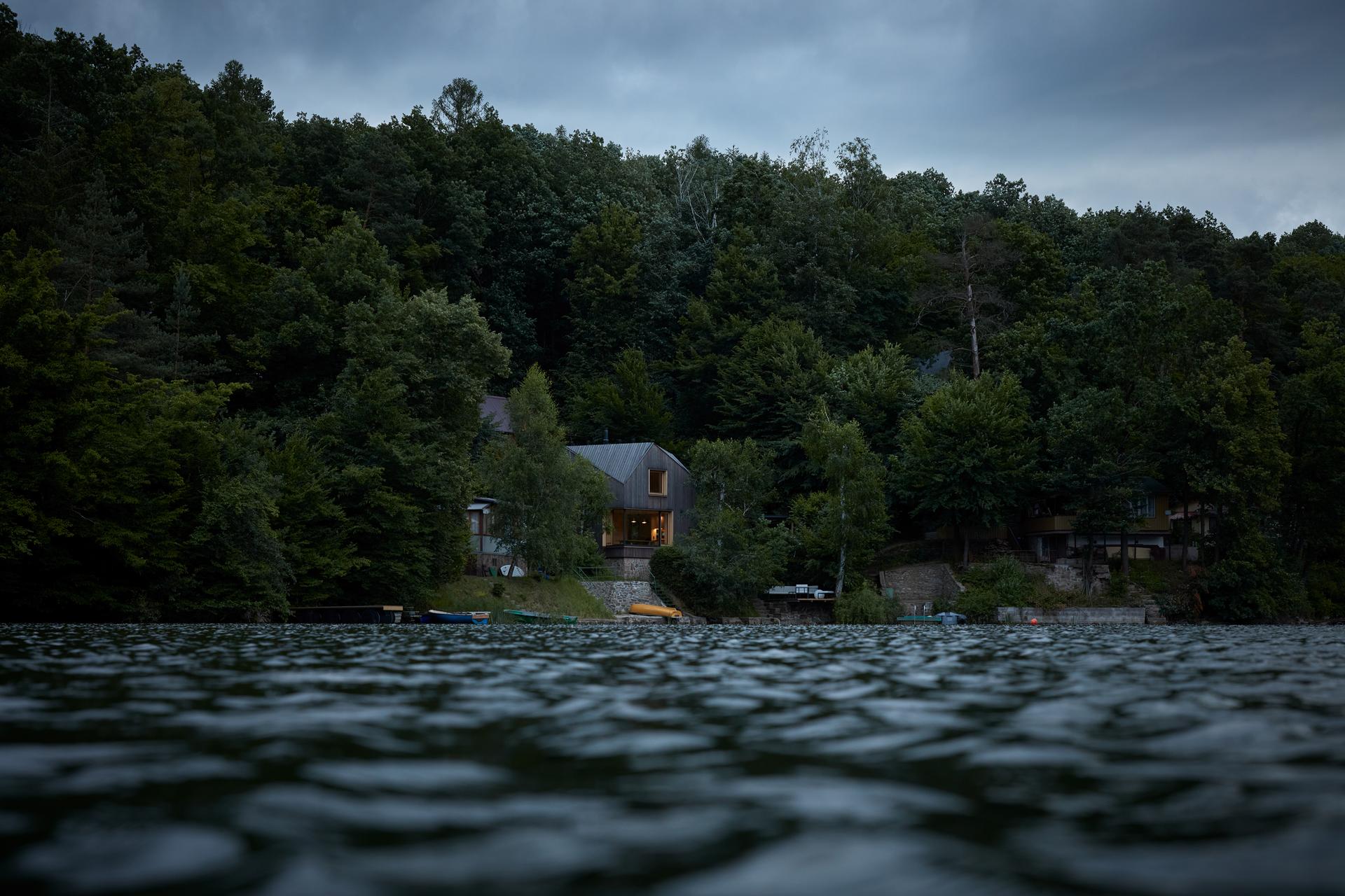 Cottage Inspired by a Ship Cabin - image 11
