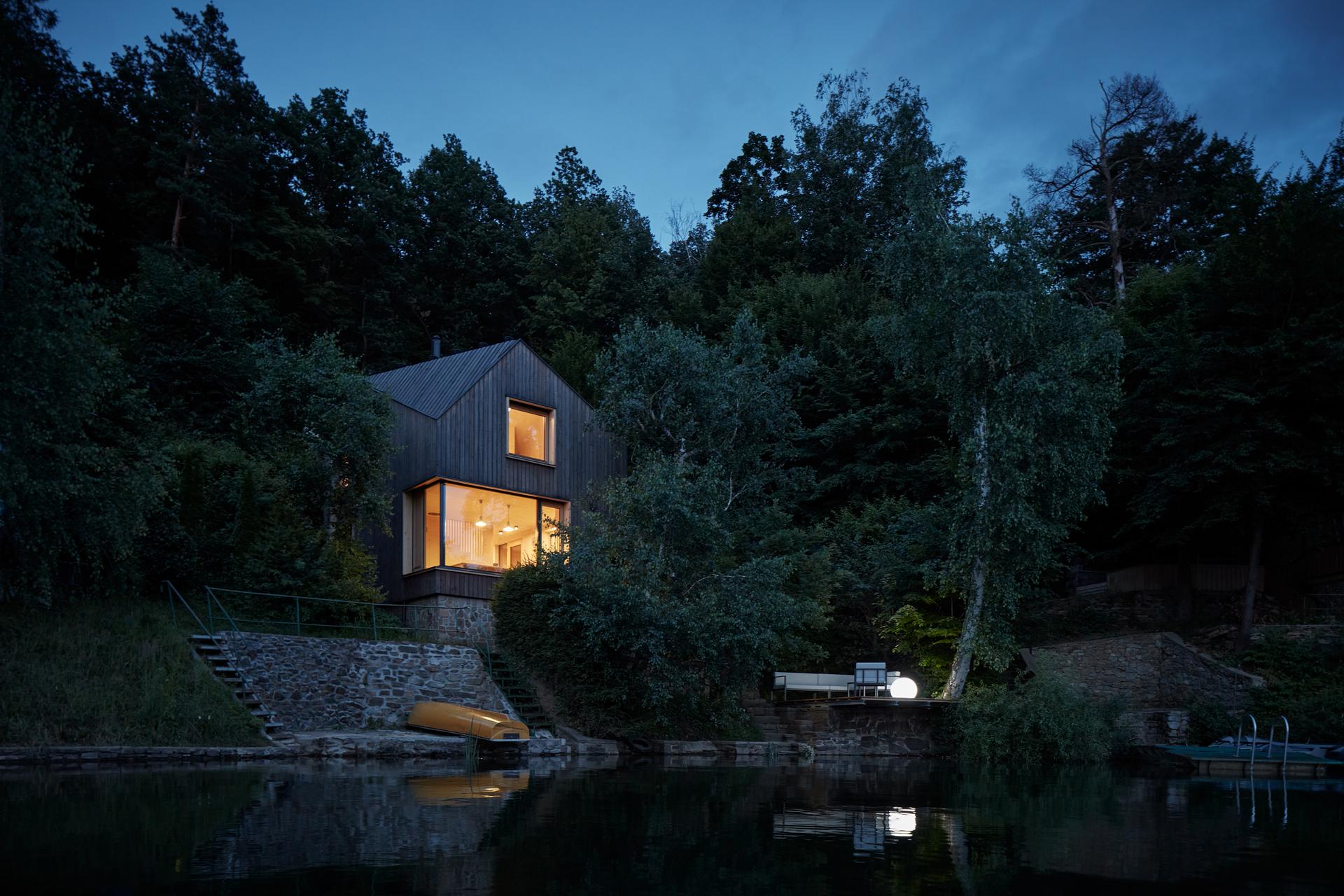 Cottage Inspired by a Ship Cabin - image 13