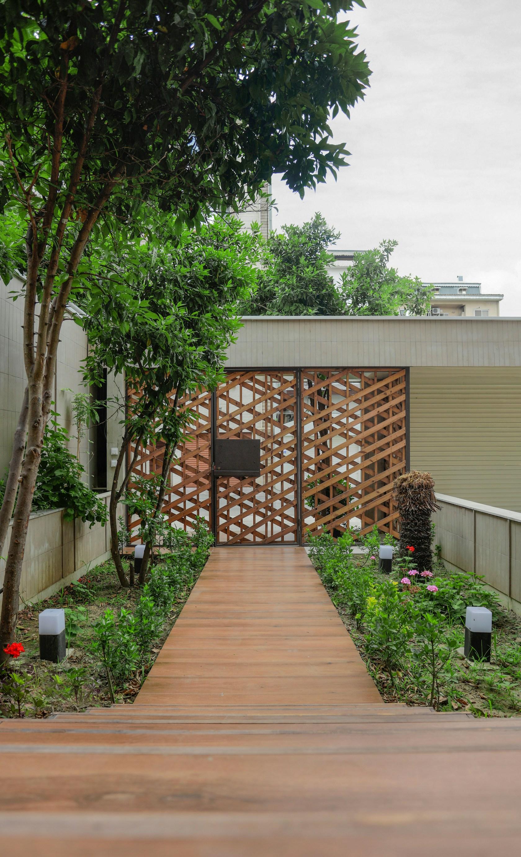 An apartment based on vernacular architecture - image 11