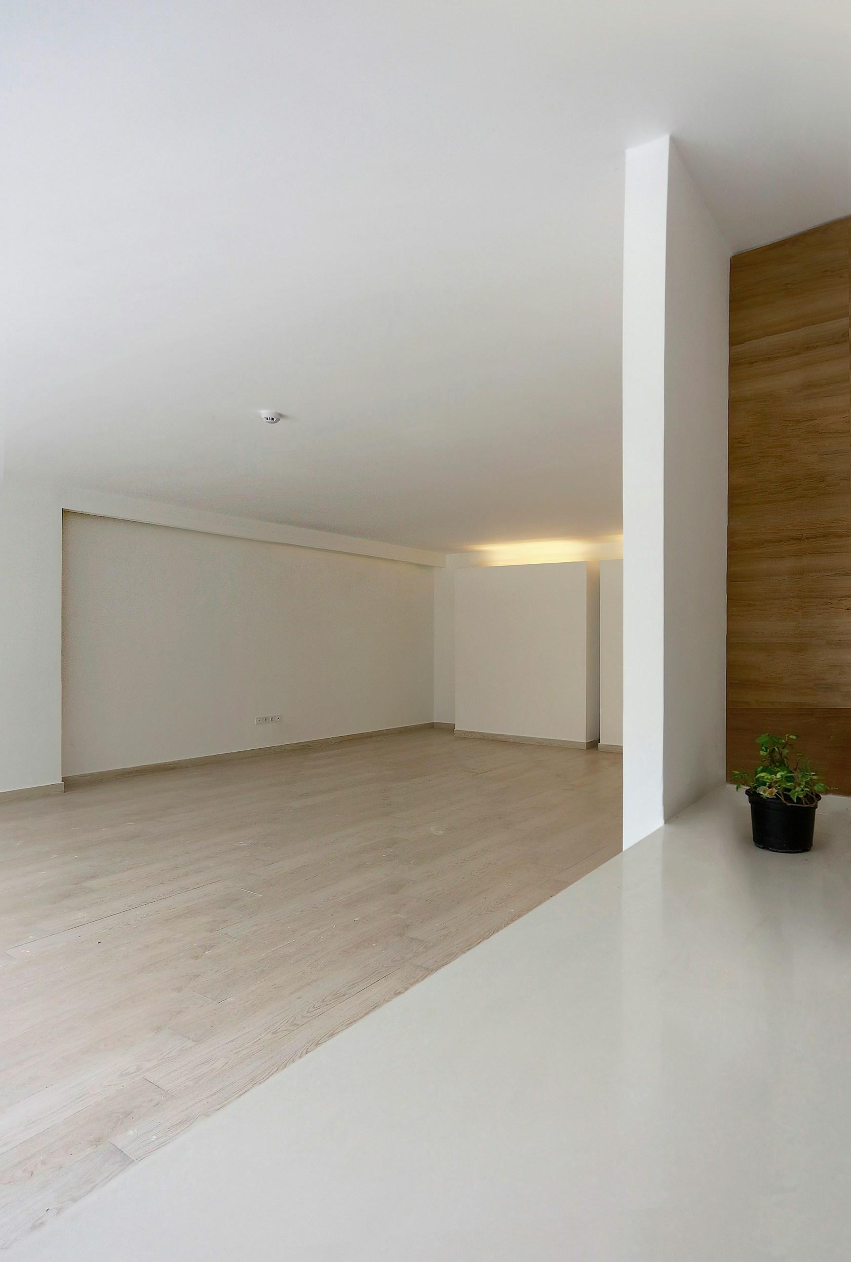 An apartment based on vernacular architecture - image 16