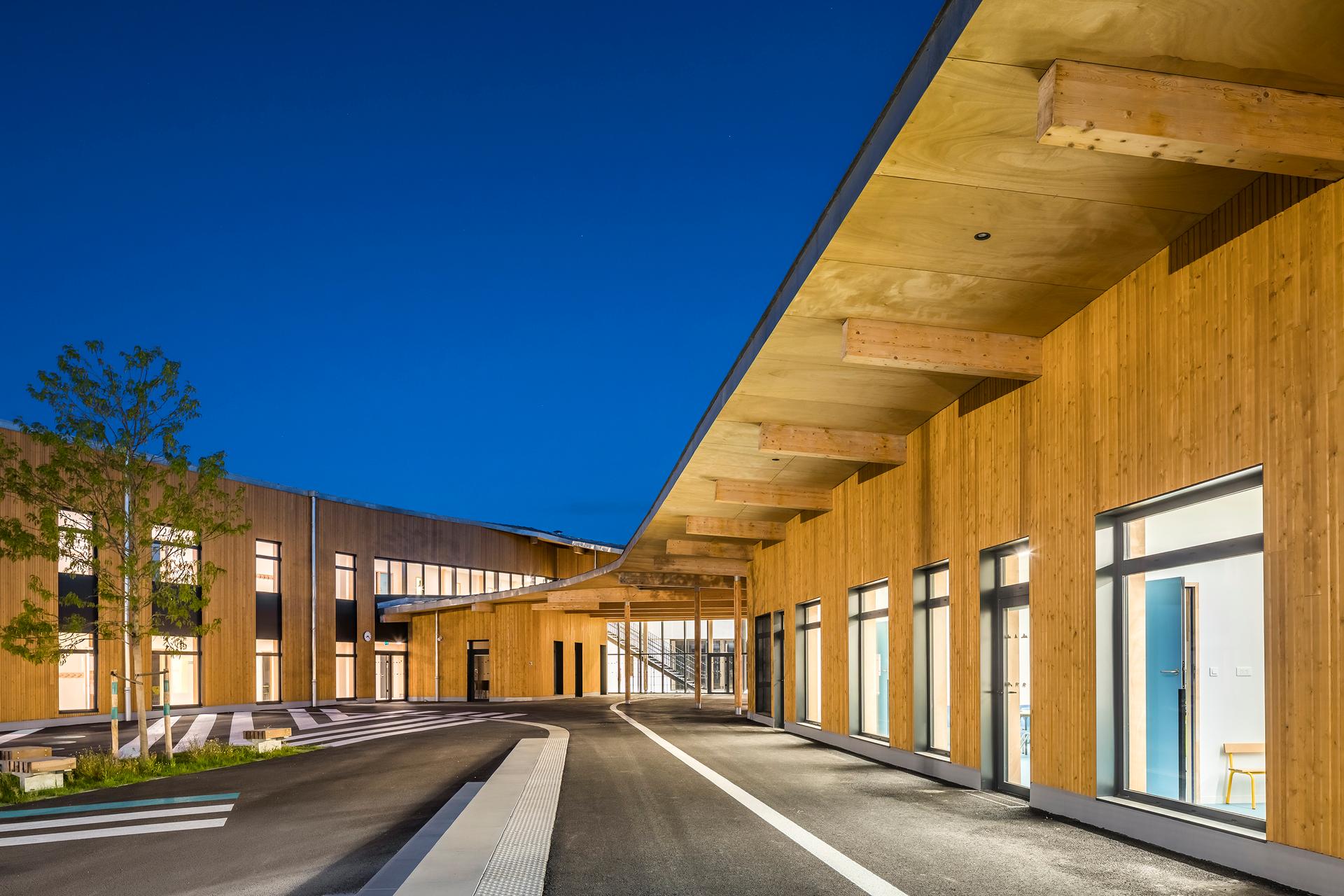 Jean Louis Étienne school - image 13