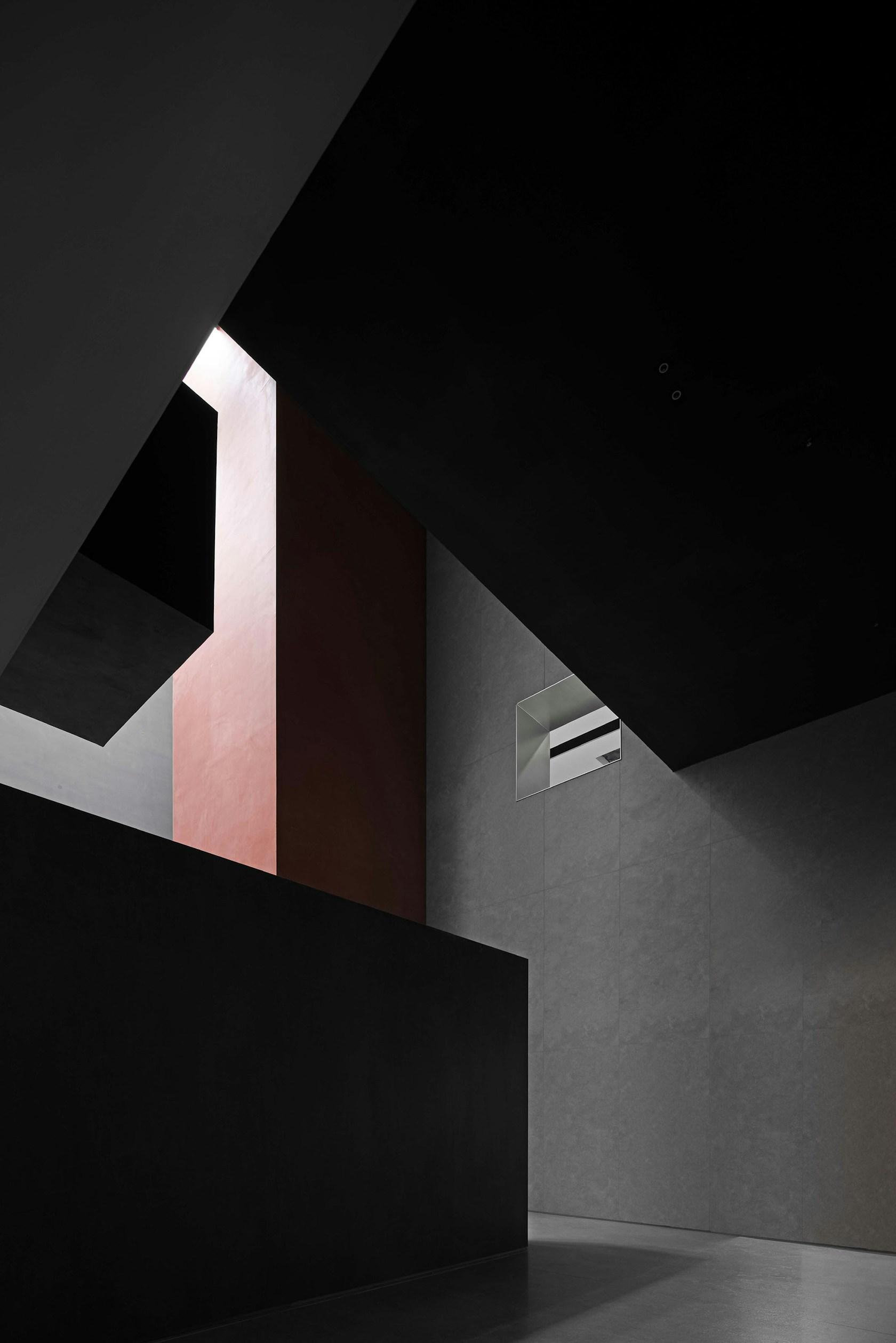 Chasing Light · Overland Headquarters & Showroom - image 11