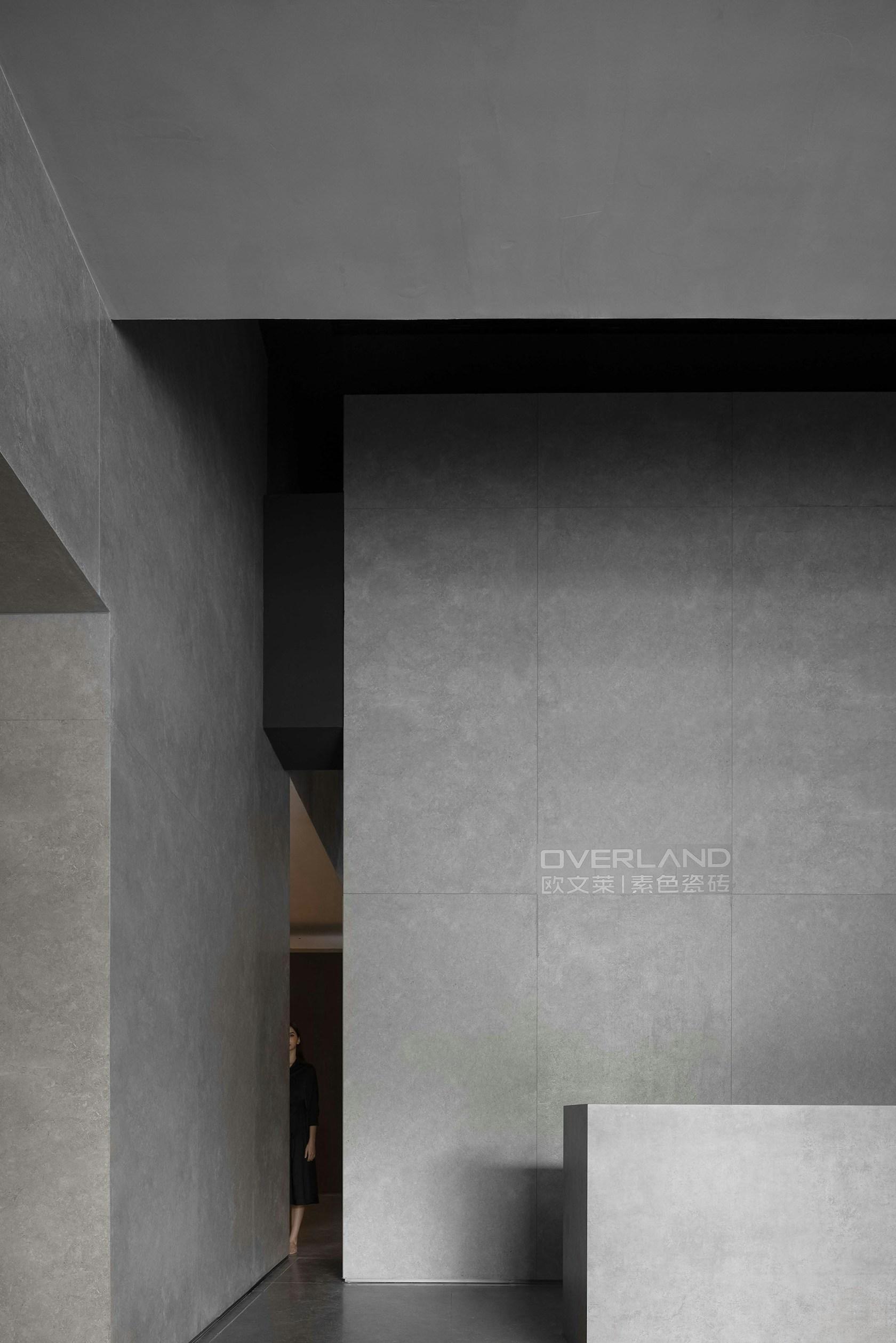 Chasing Light · Overland Headquarters & Showroom - image 24