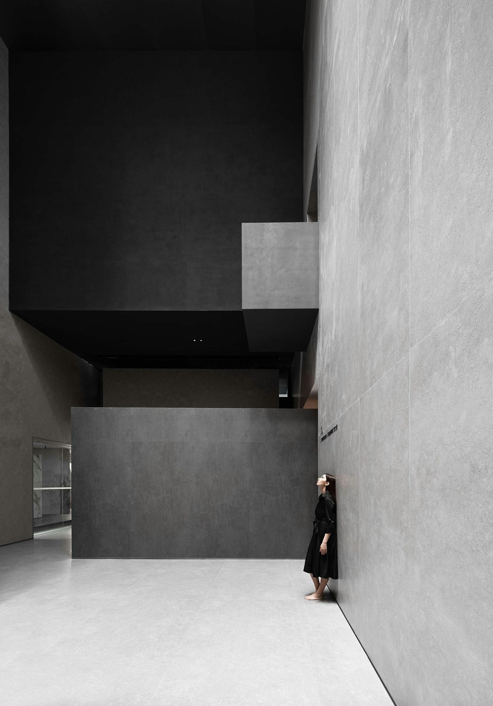 Chasing Light · Overland Headquarters & Showroom - image 39