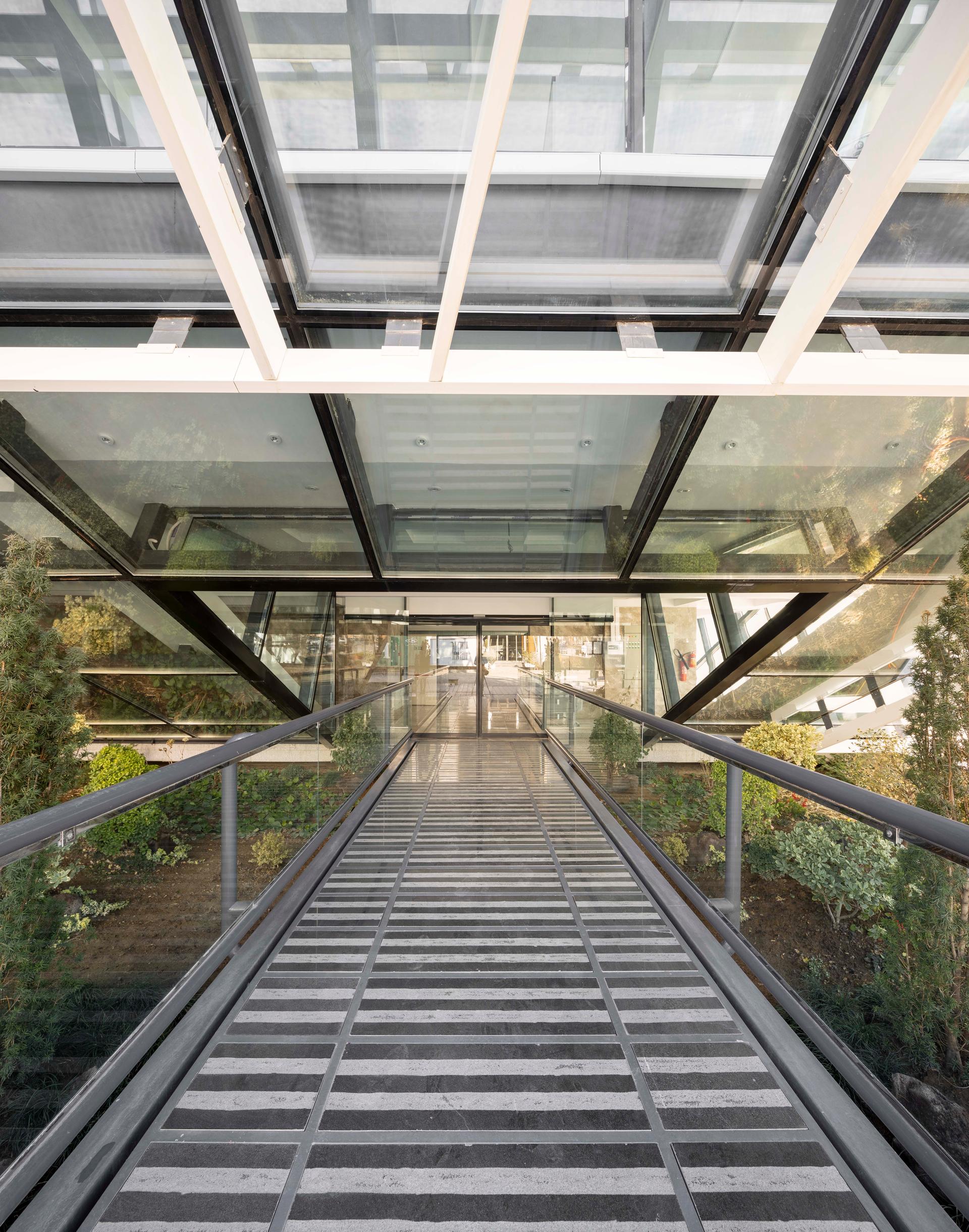 Turbosealtech New Incubator and Office Building - image 18