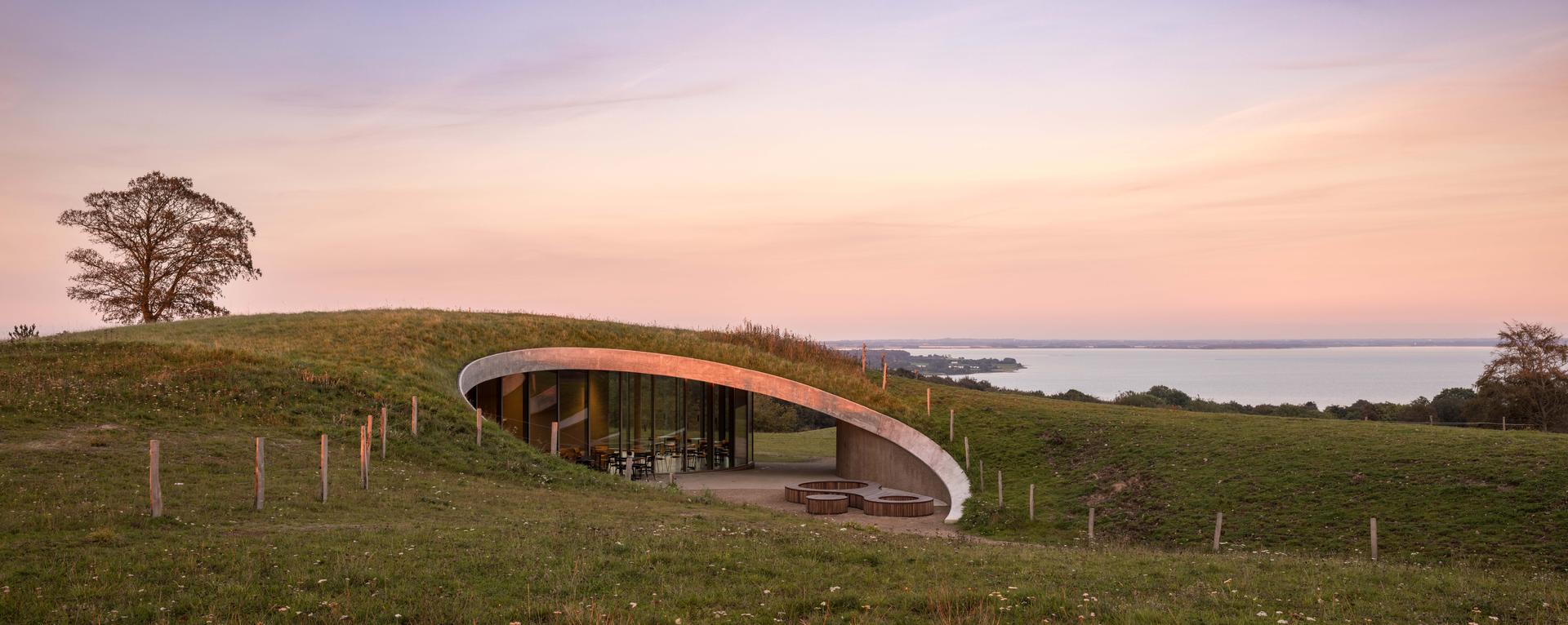 Skamlingsbanken Visitor Centre - image 4