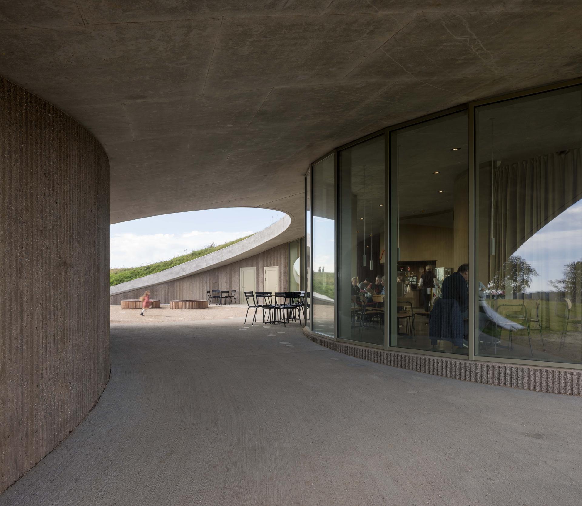 Skamlingsbanken Visitor Centre - image 9