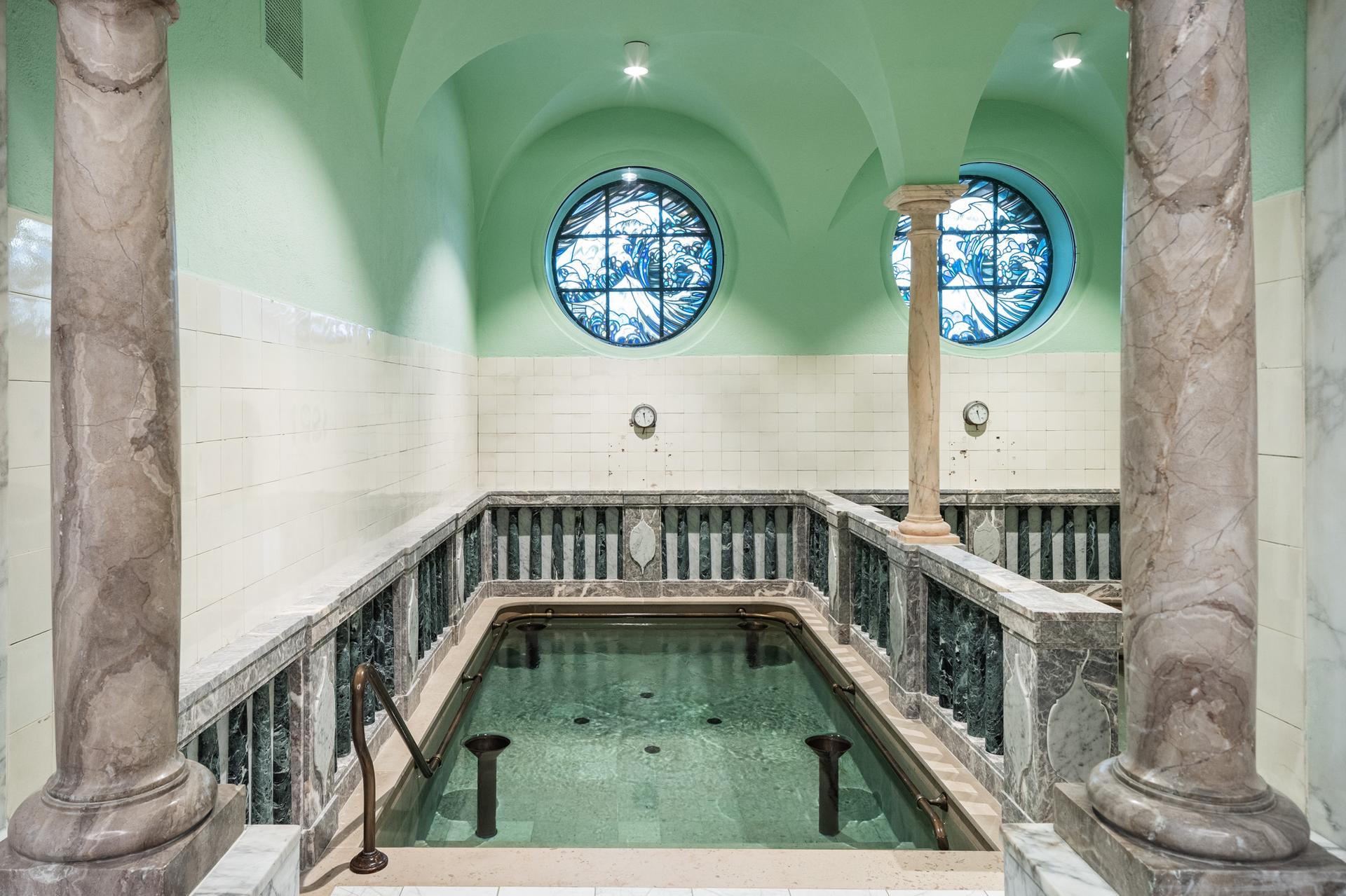 STRASBOURG MUNICIPAL BATHS - image 3
