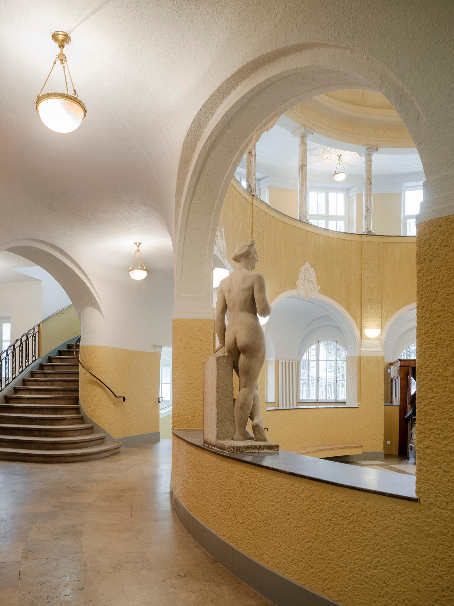 STRASBOURG MUNICIPAL BATHS - image 9