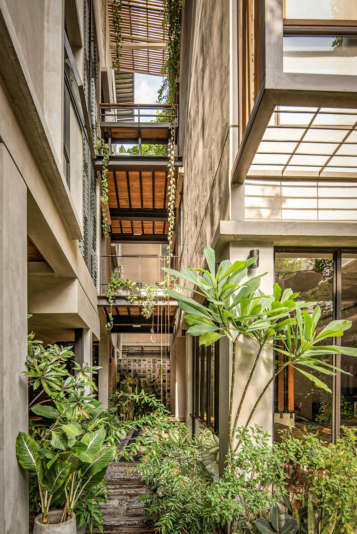 Tamni Hostel - image 25